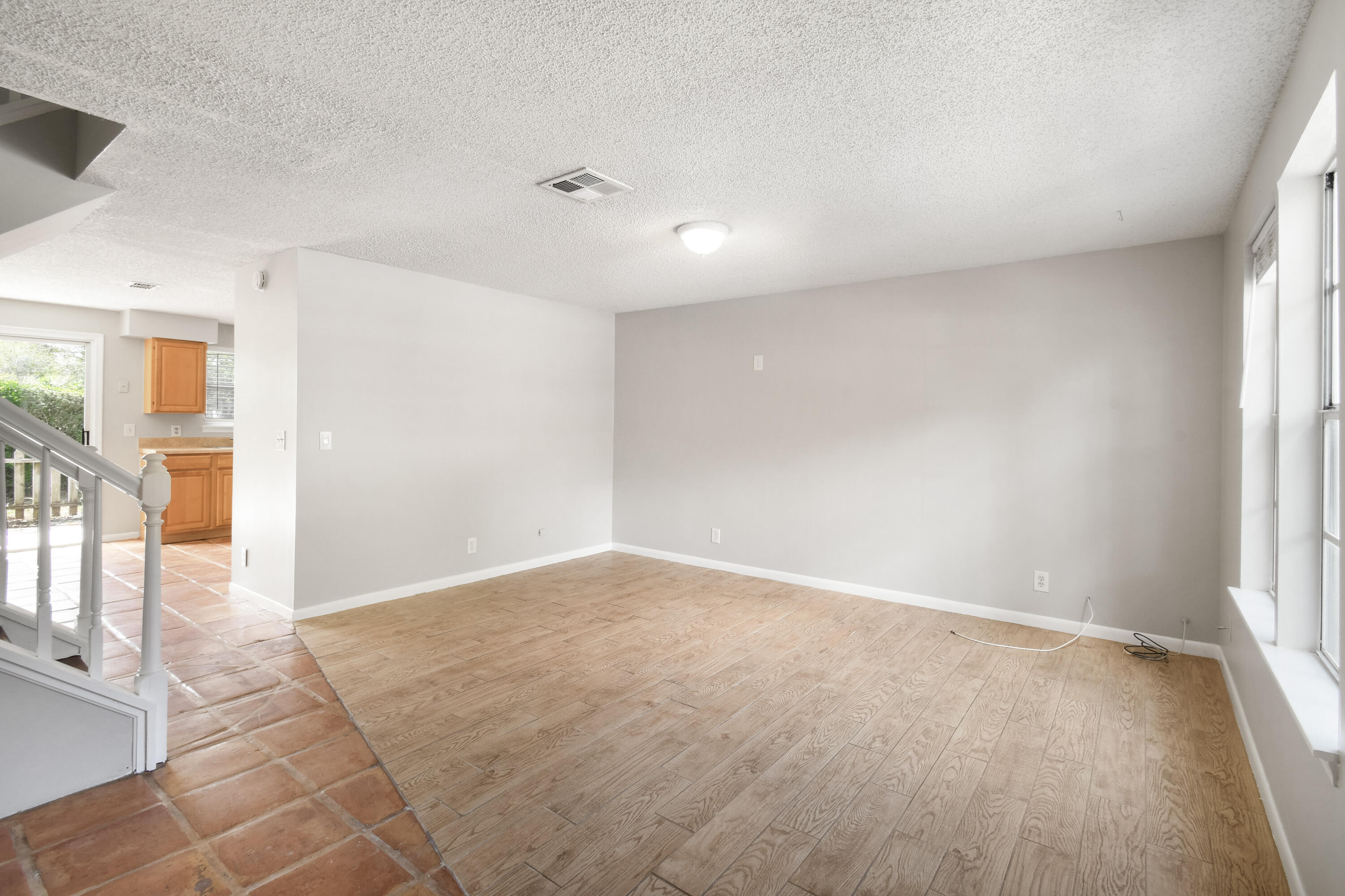 110 Old English Court Property Photo 4