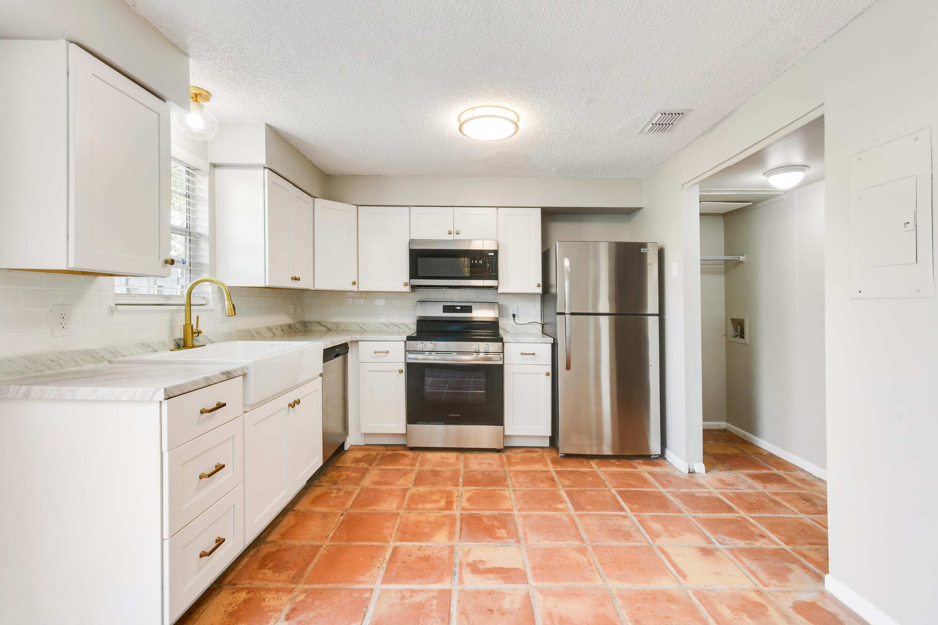 110 Old English Court Property Photo 10