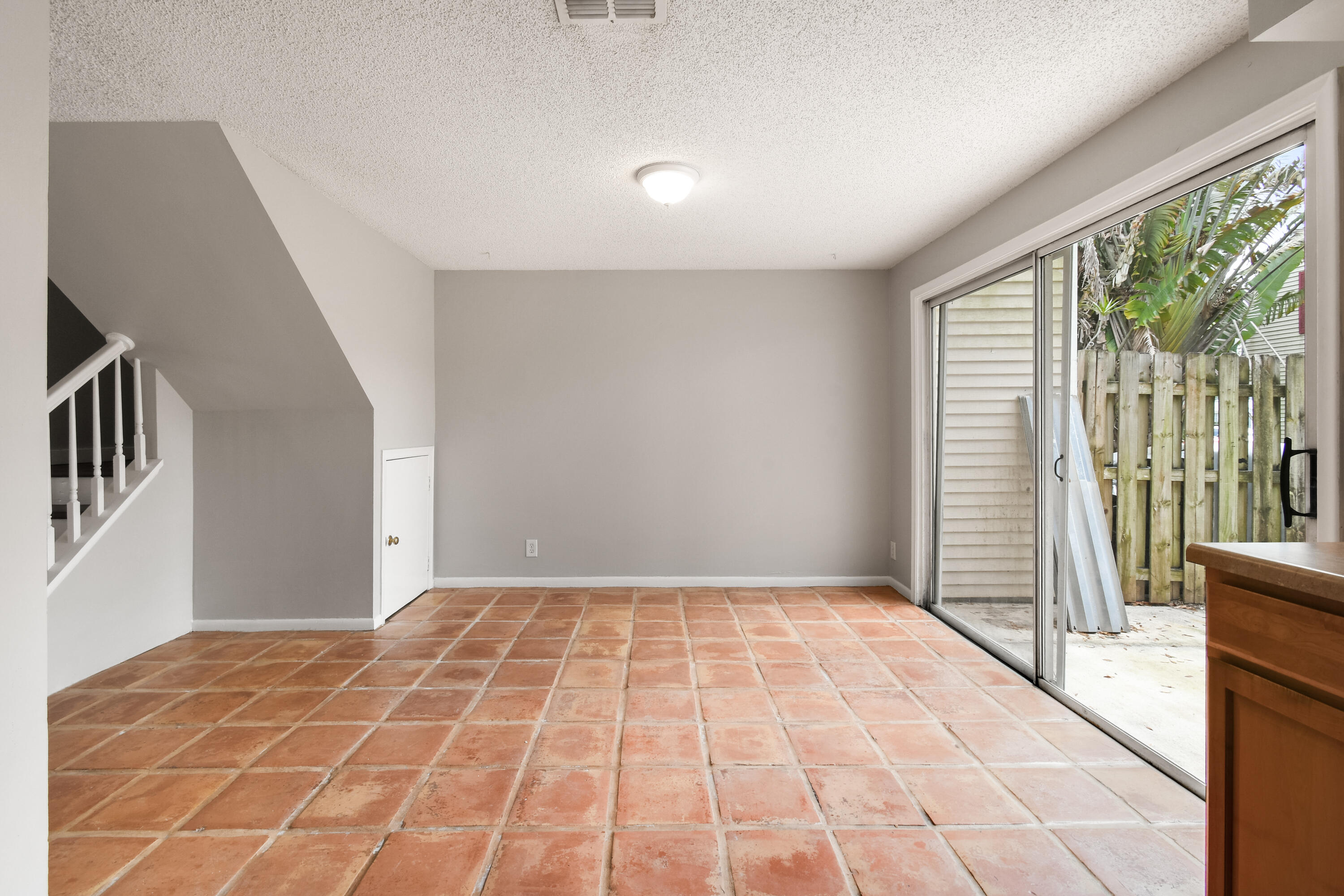 110 Old English Court Property Photo 14