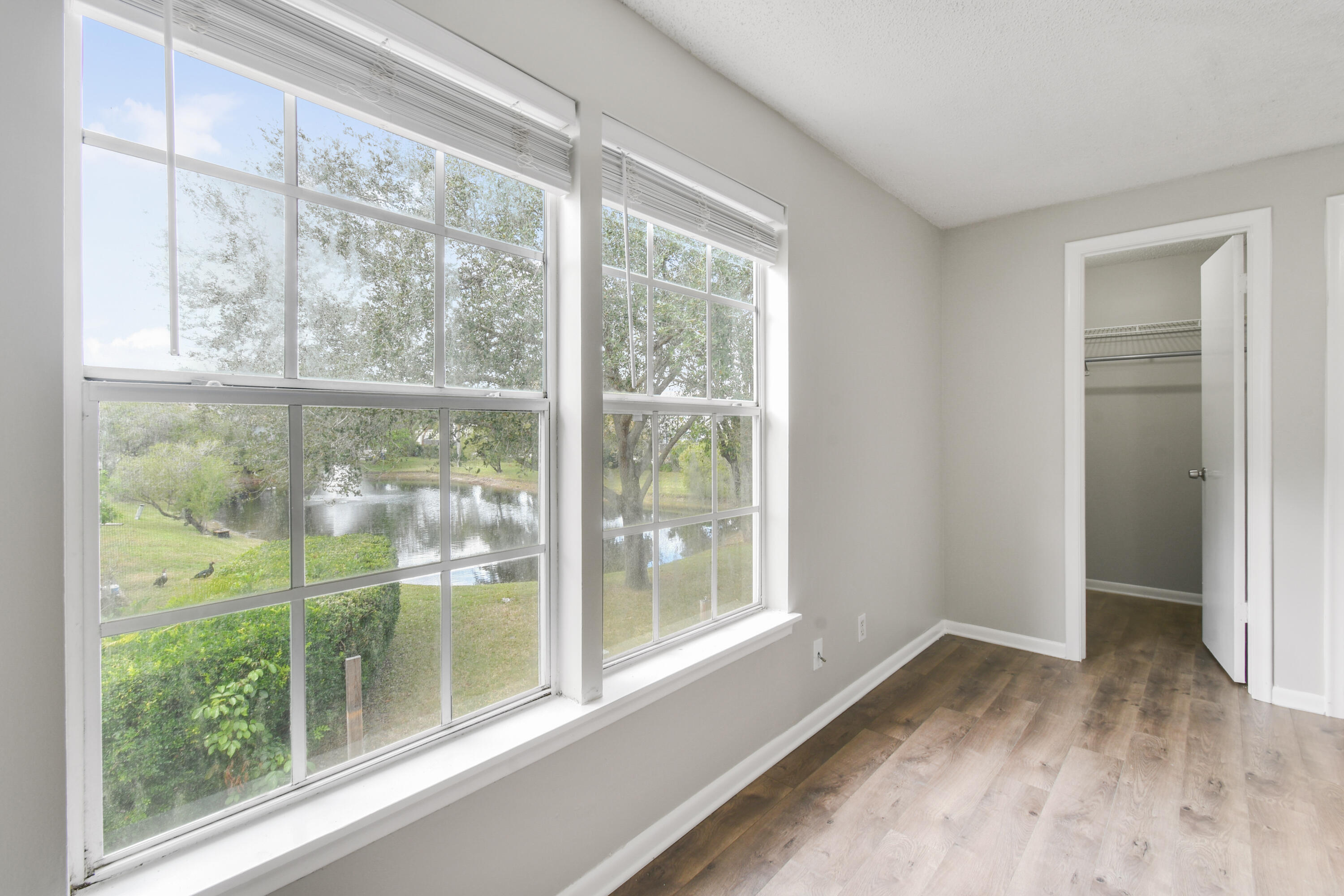 110 Old English Court Property Photo 16