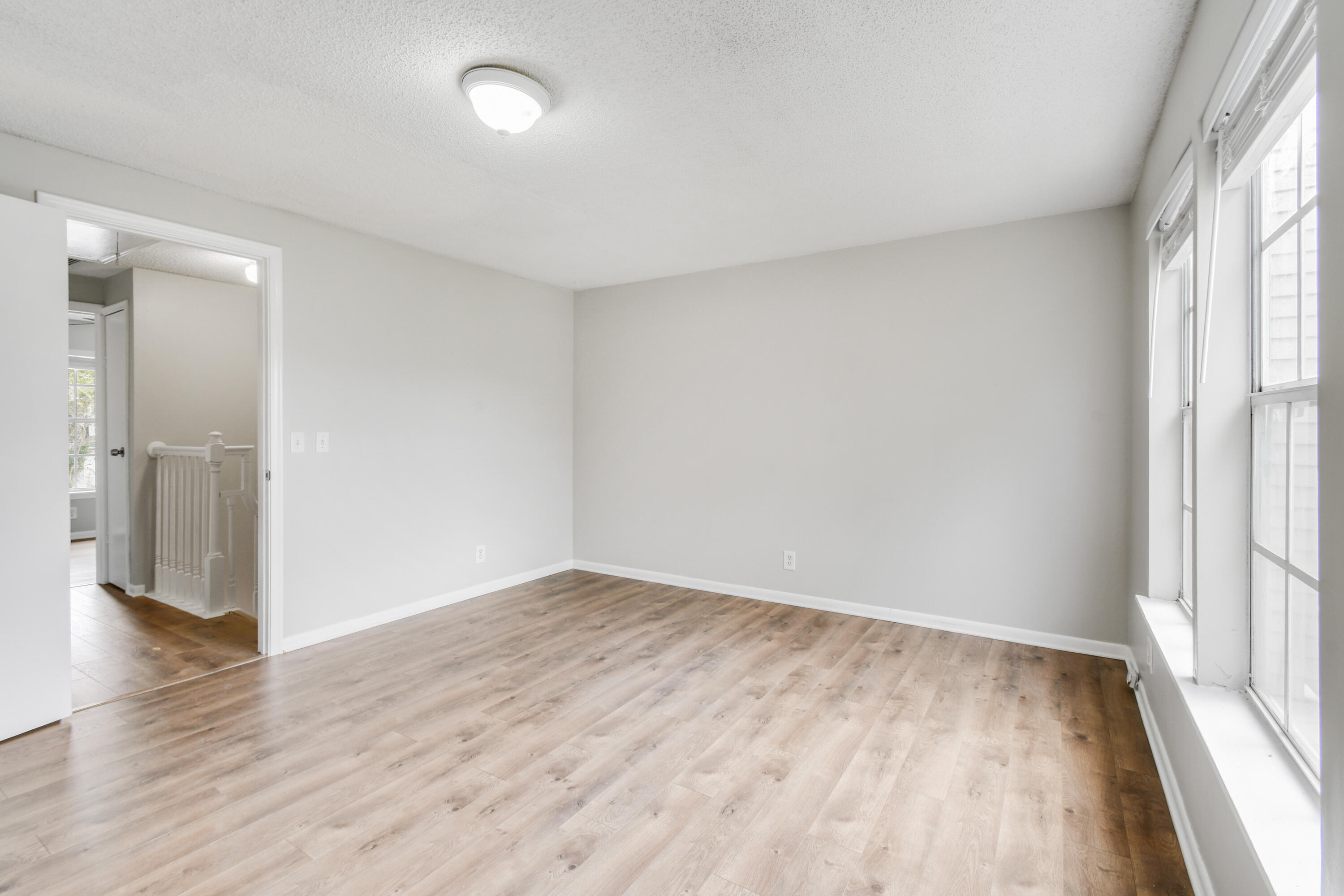 110 Old English Court Property Photo 27
