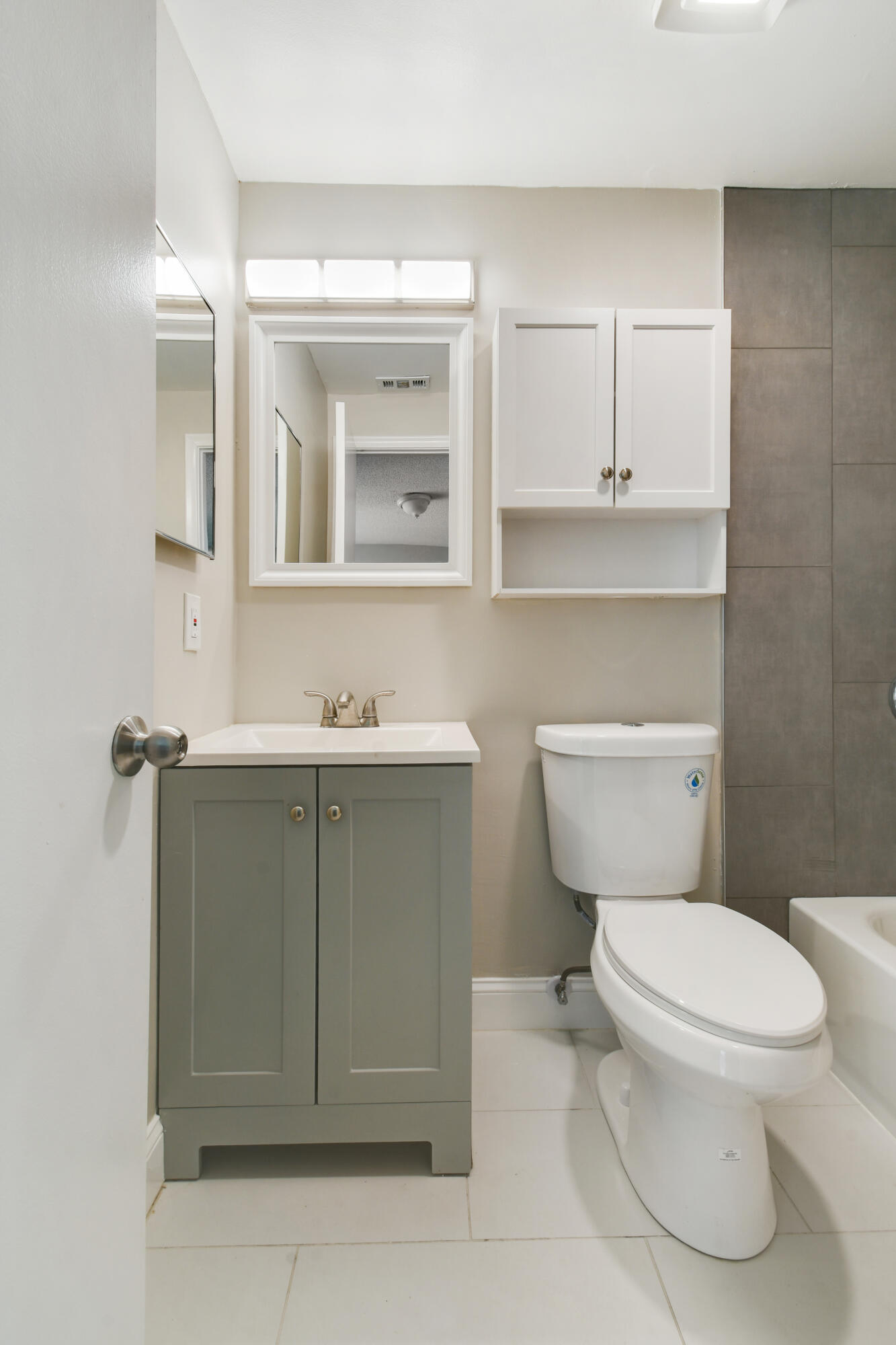 110 Old English Court Property Photo 31