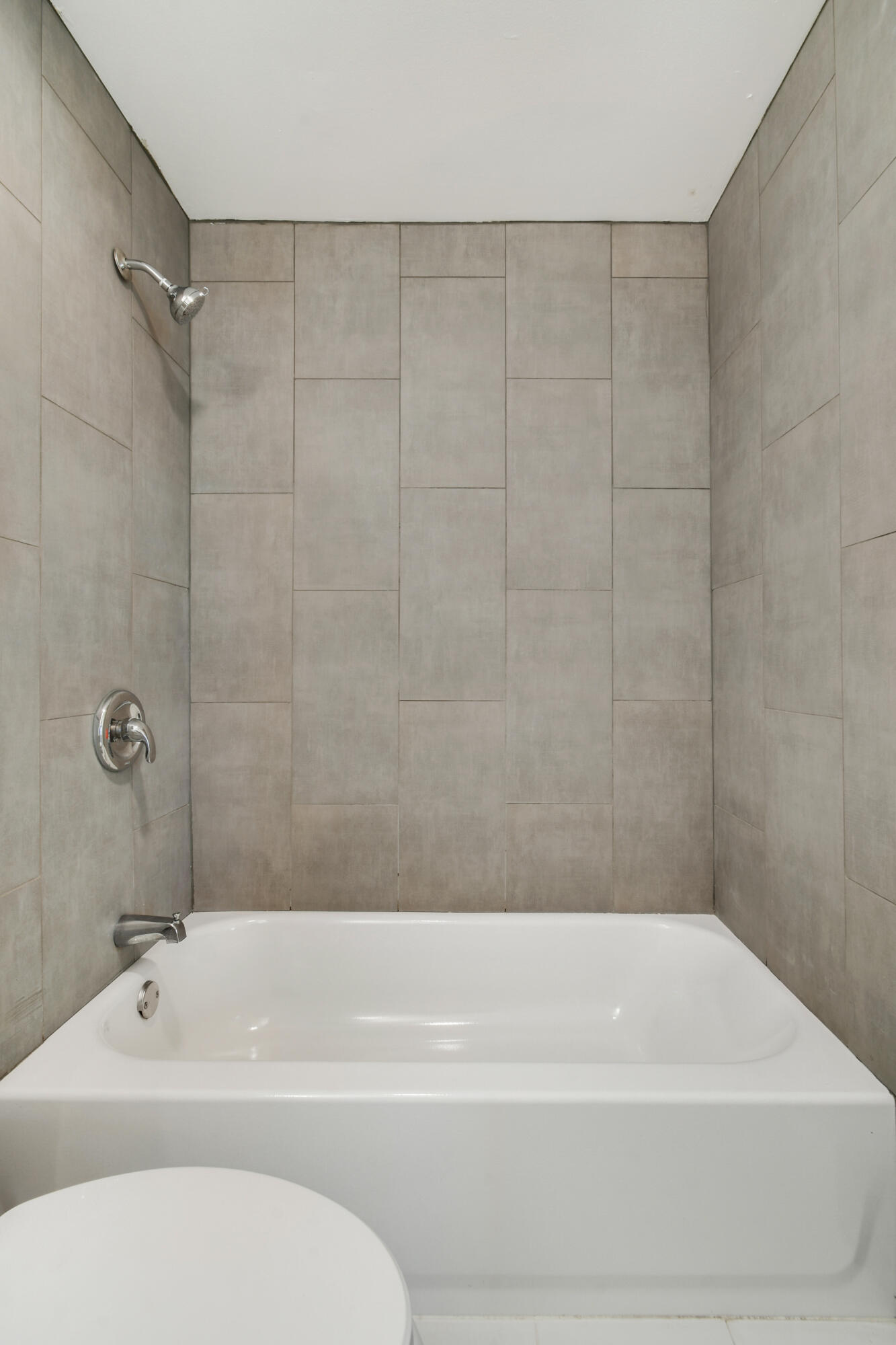 110 Old English Court Property Photo 32