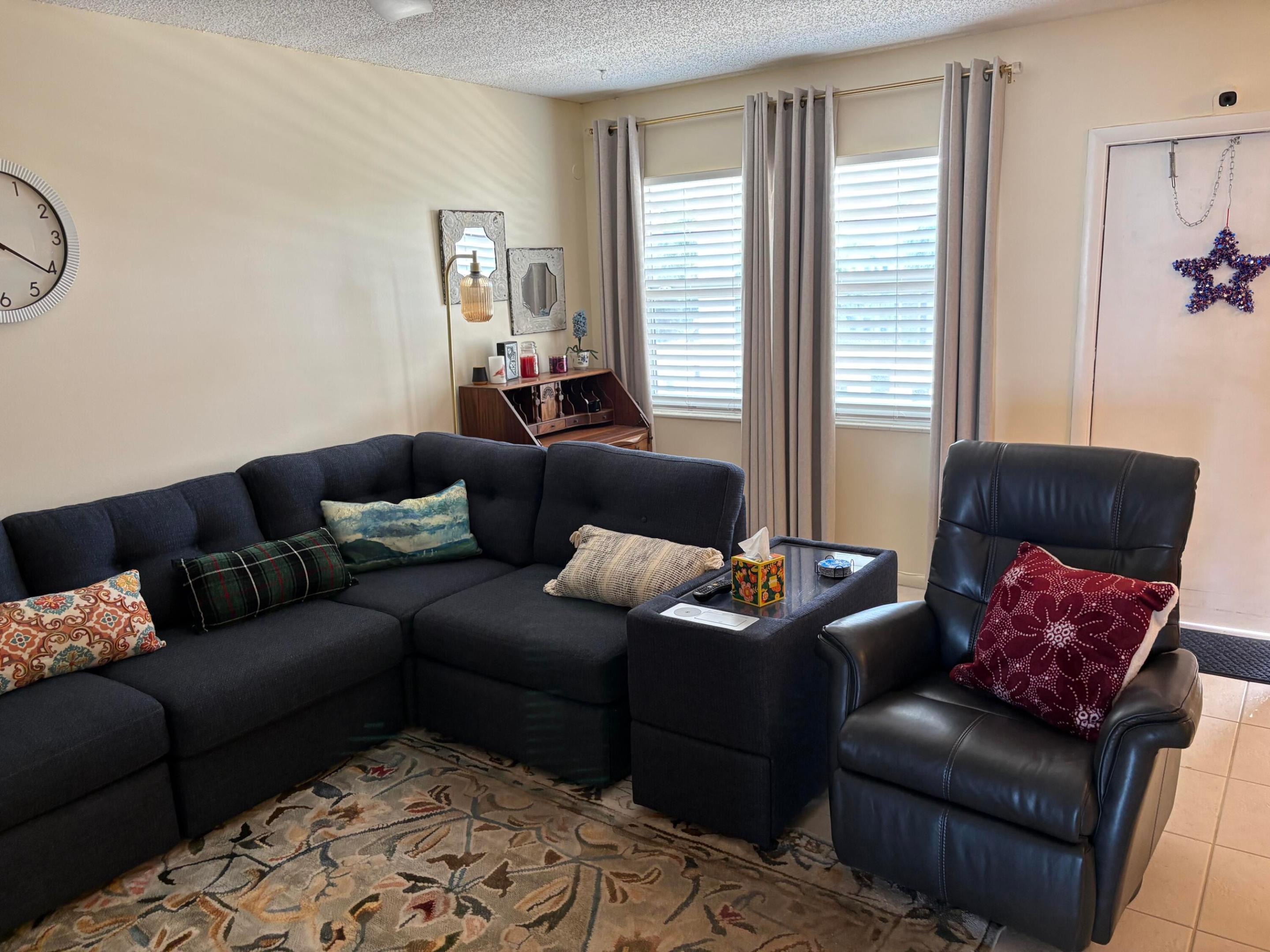 4070 Guildford D Property Photo 6