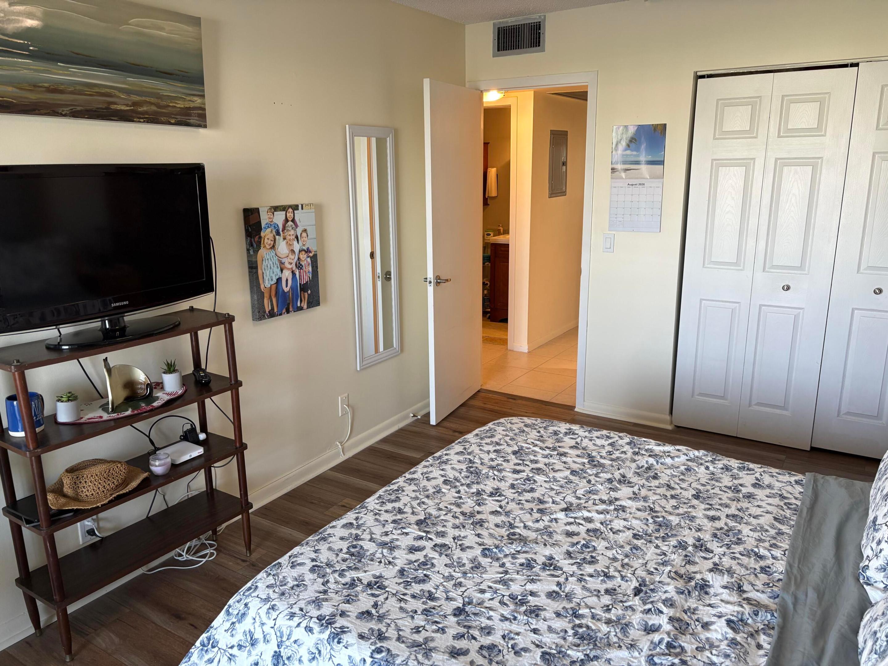 4070 Guildford D Property Photo 14