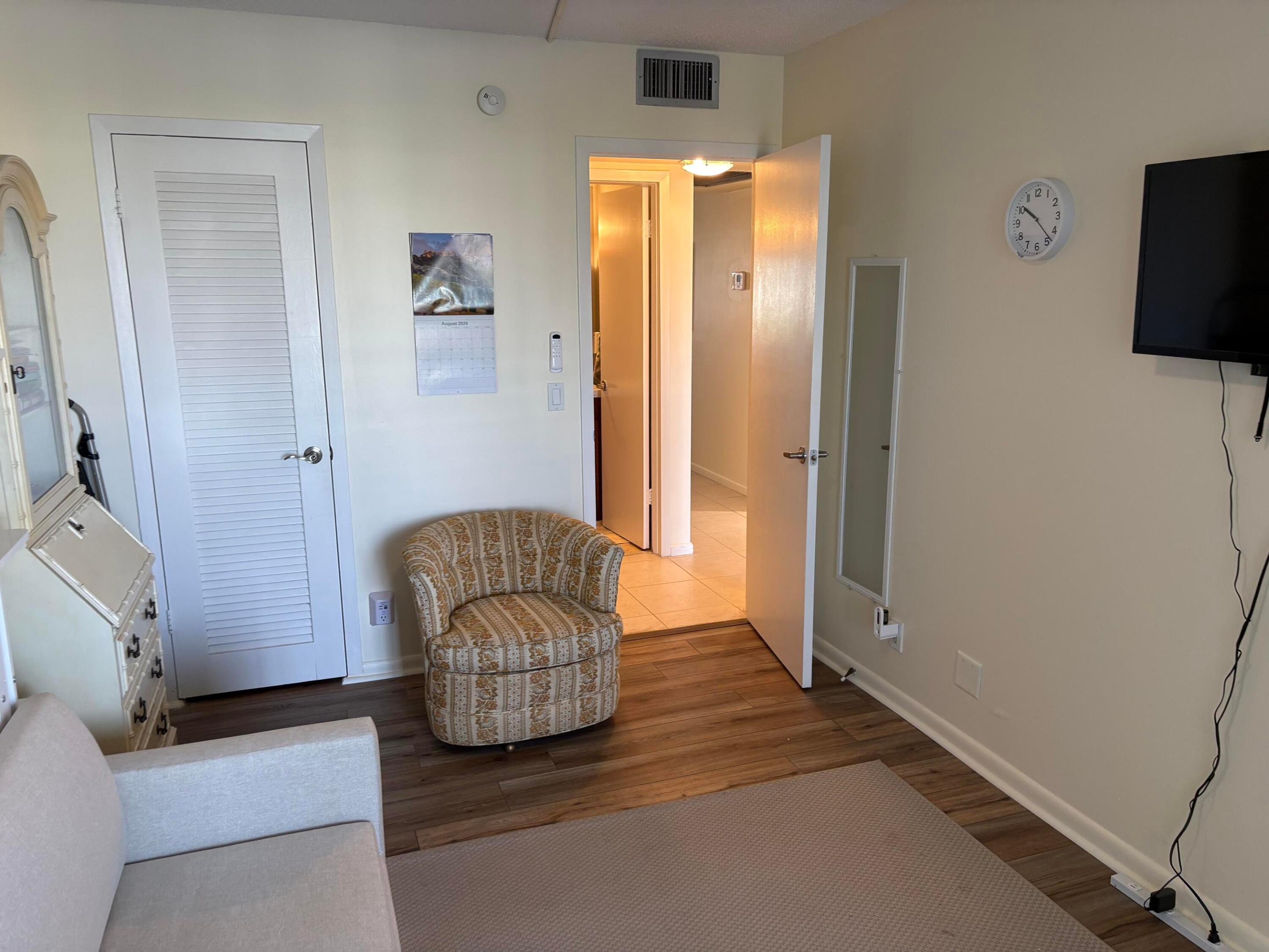 4070 Guildford D Property Photo 19