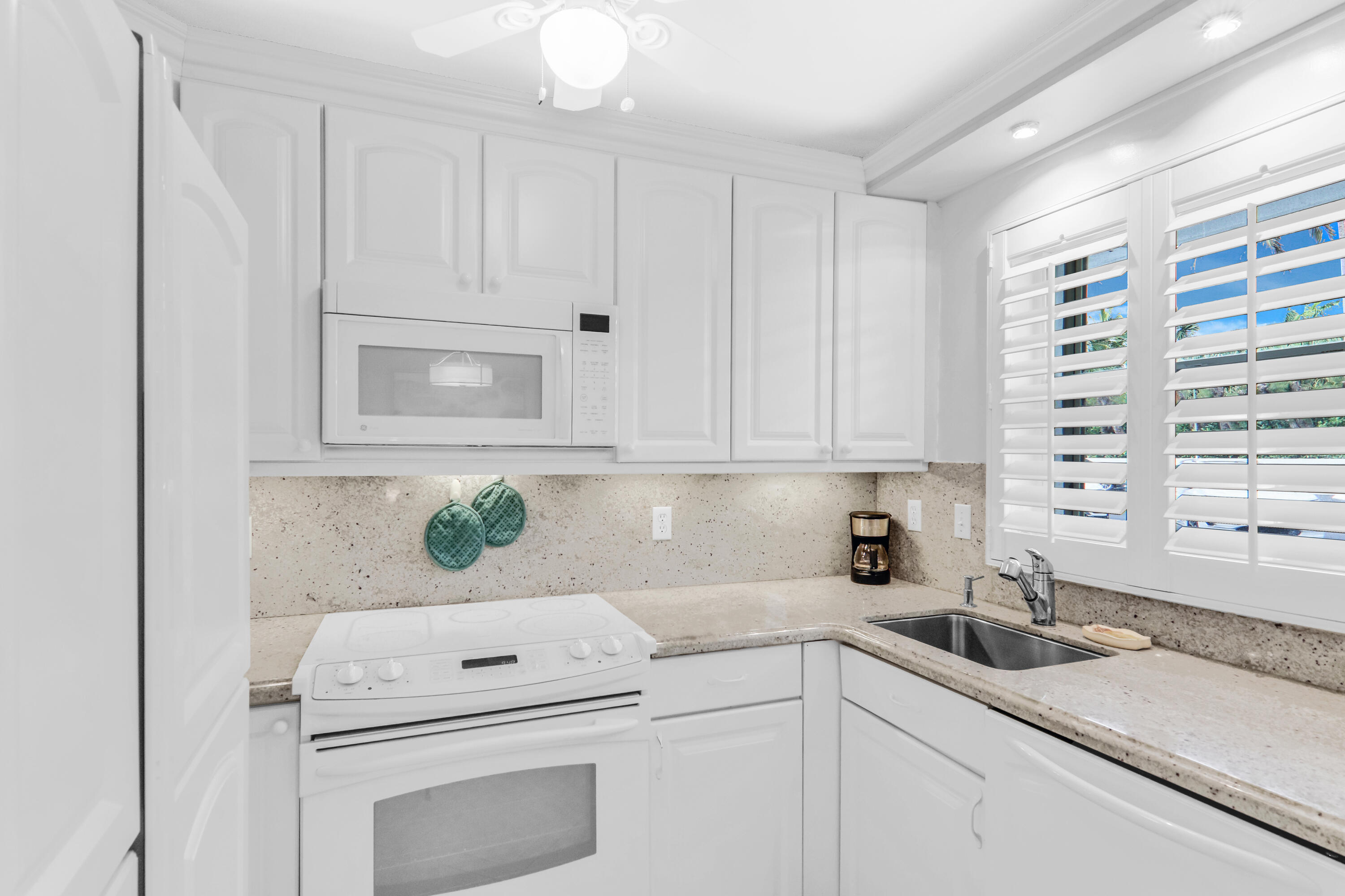 139 Sunrise Avenue 103 Property Photo 16