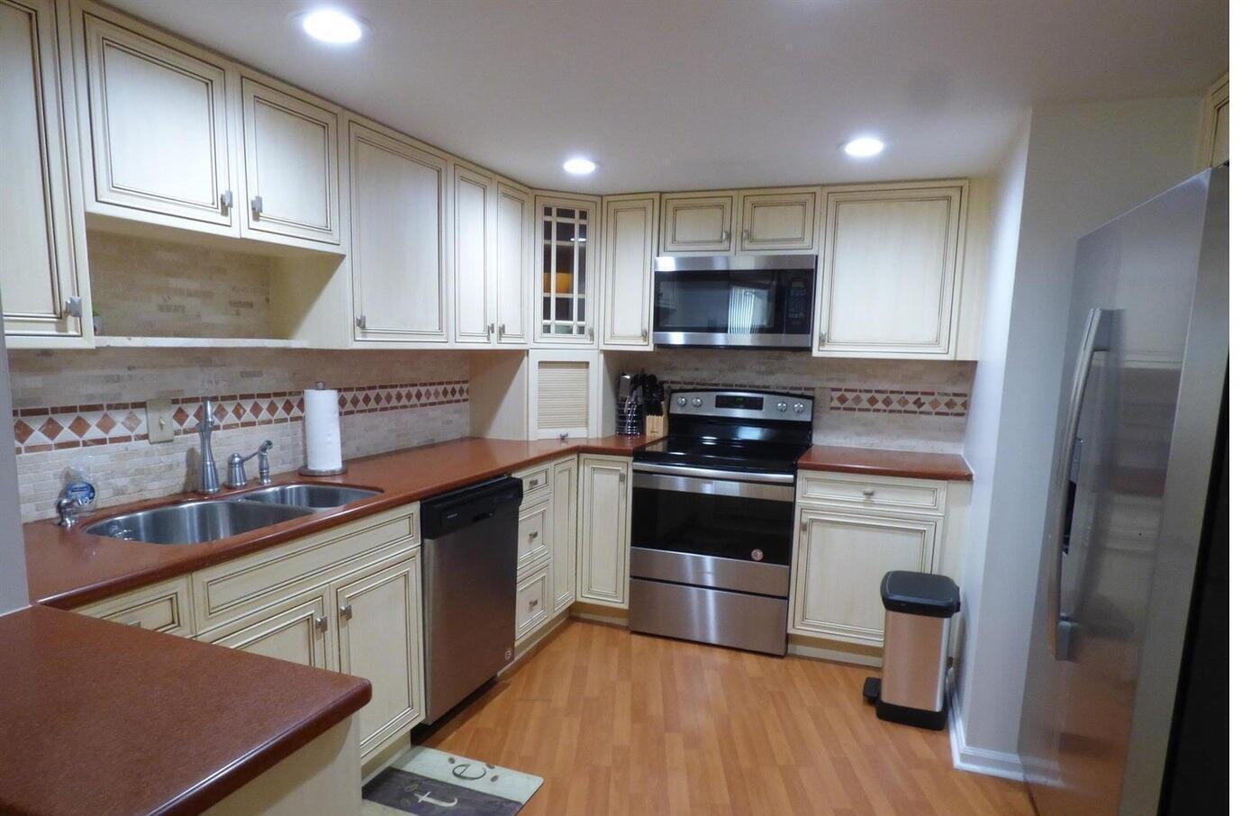 2800 N Ocean Drive B-5c Property Photo 3