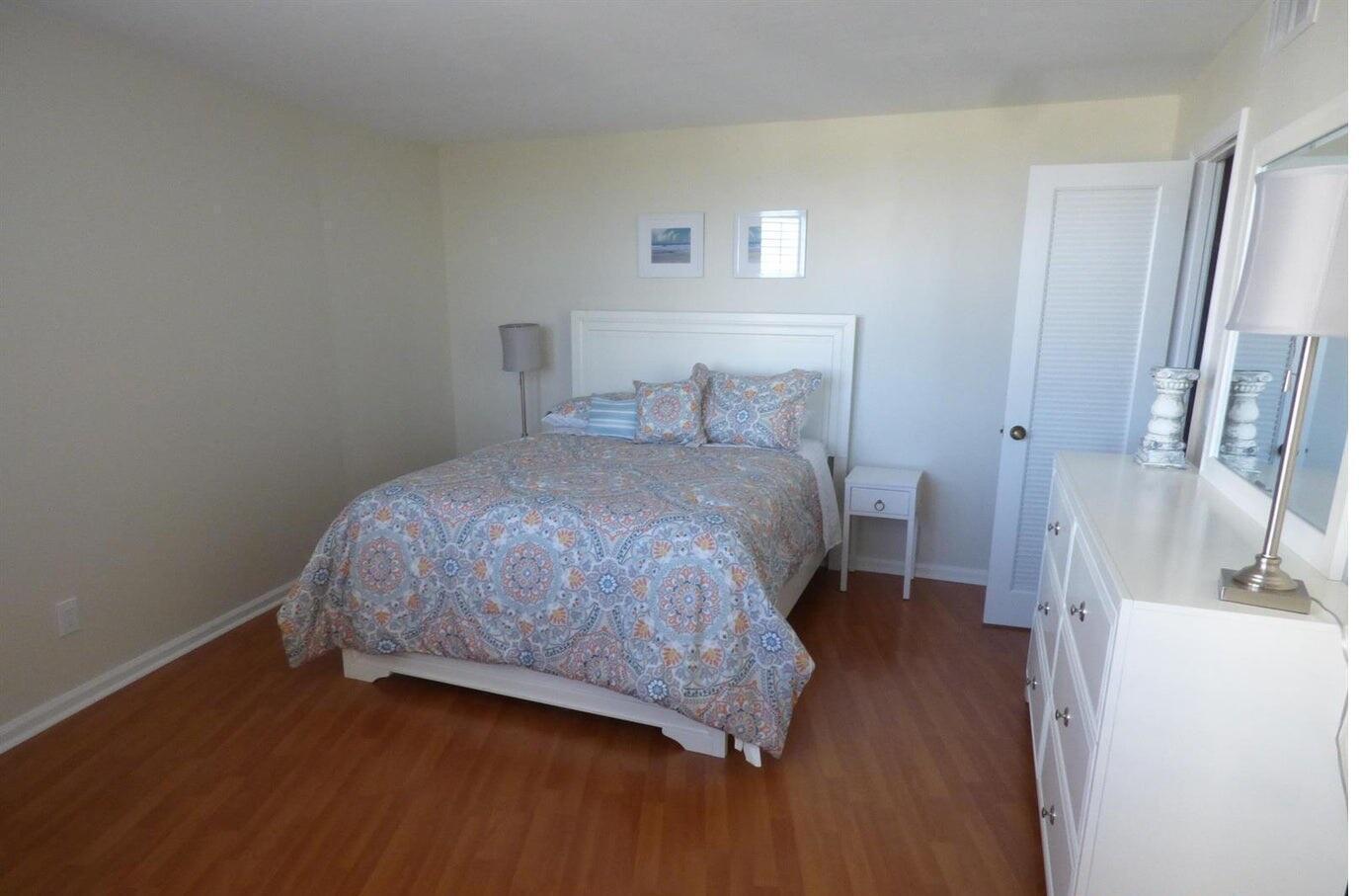 2800 N Ocean Drive B-5c Property Photo 5