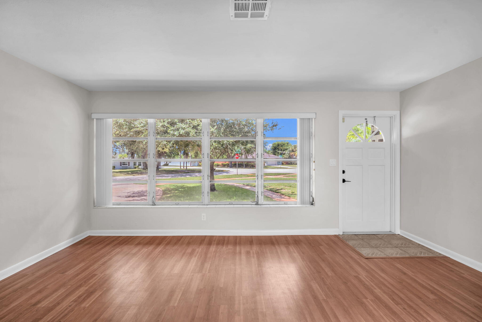 145 Greenbrier Drive Property Photo 10