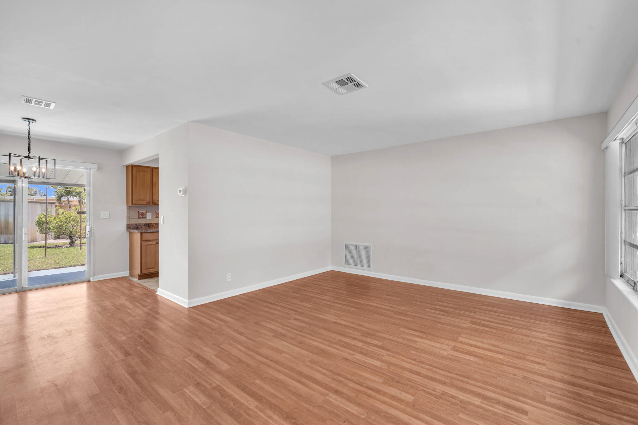 145 Greenbrier Drive Property Photo 11