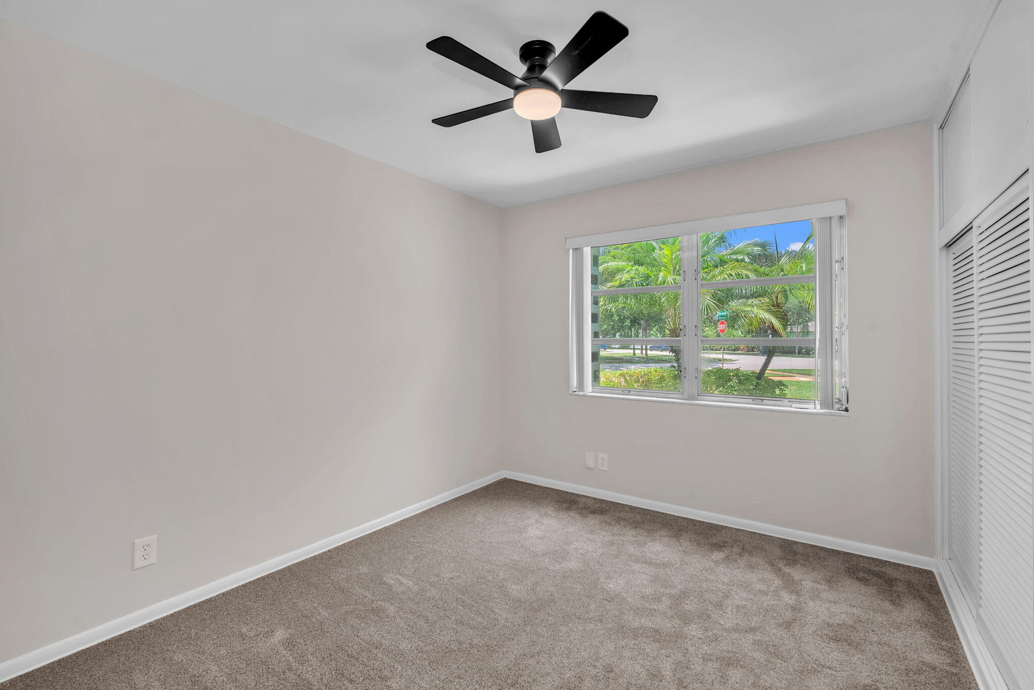 145 Greenbrier Drive Property Photo 16