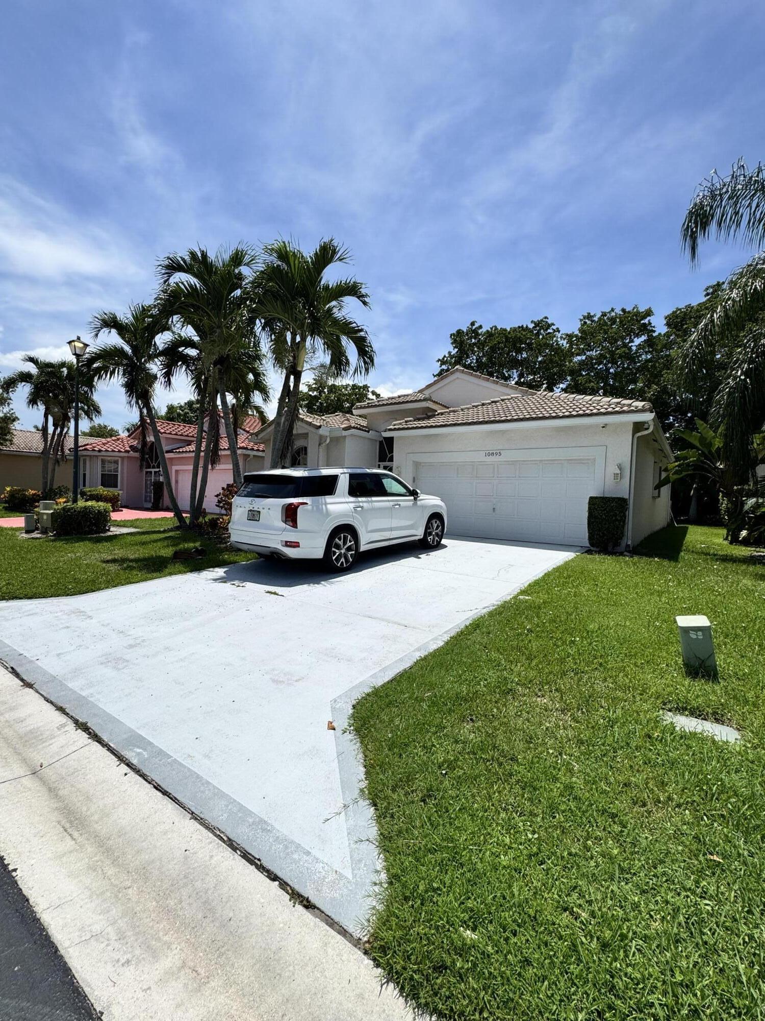 10895 Fillmore Drive Property Photo 1