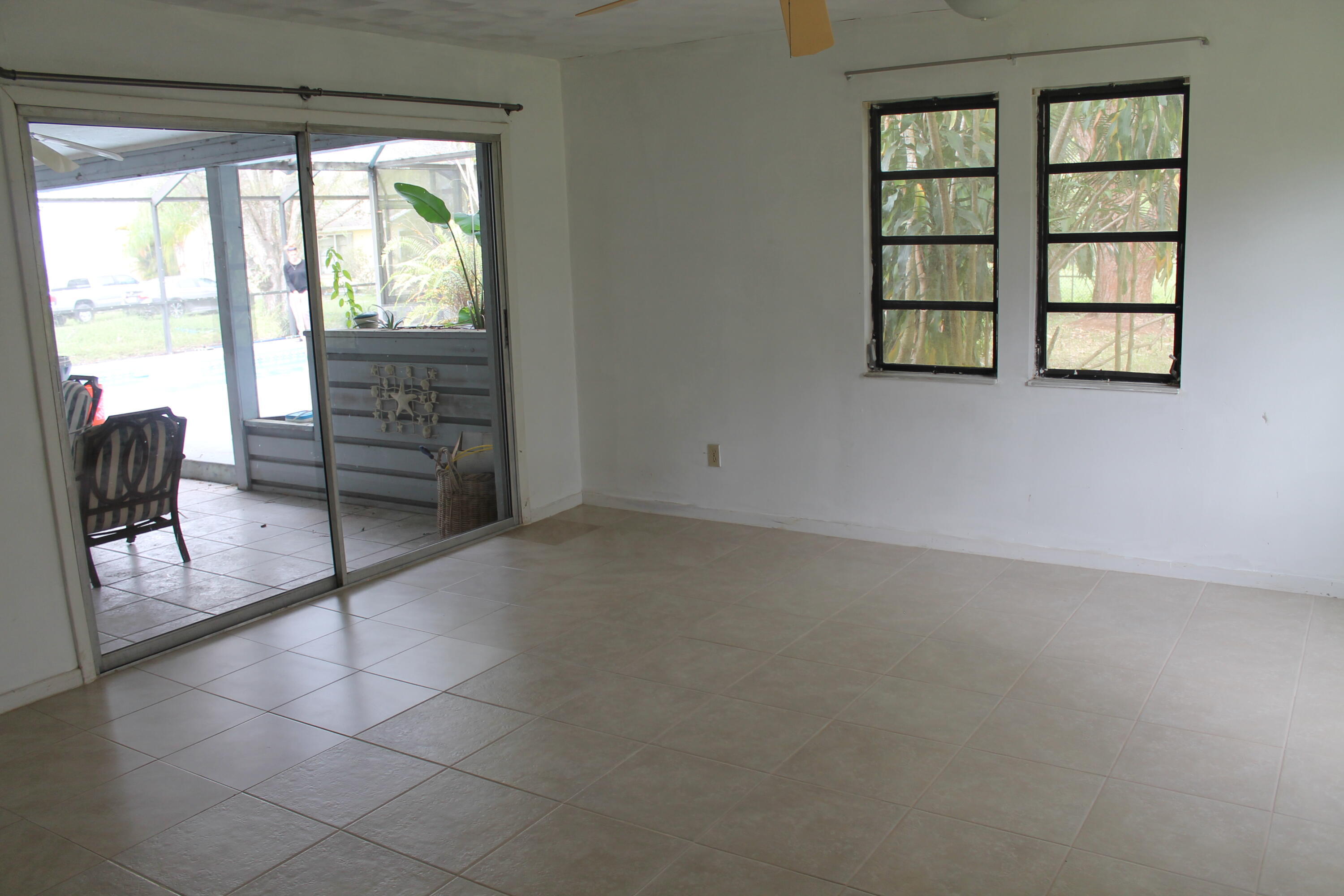 7003 Sw 39th Street Property Photo 6