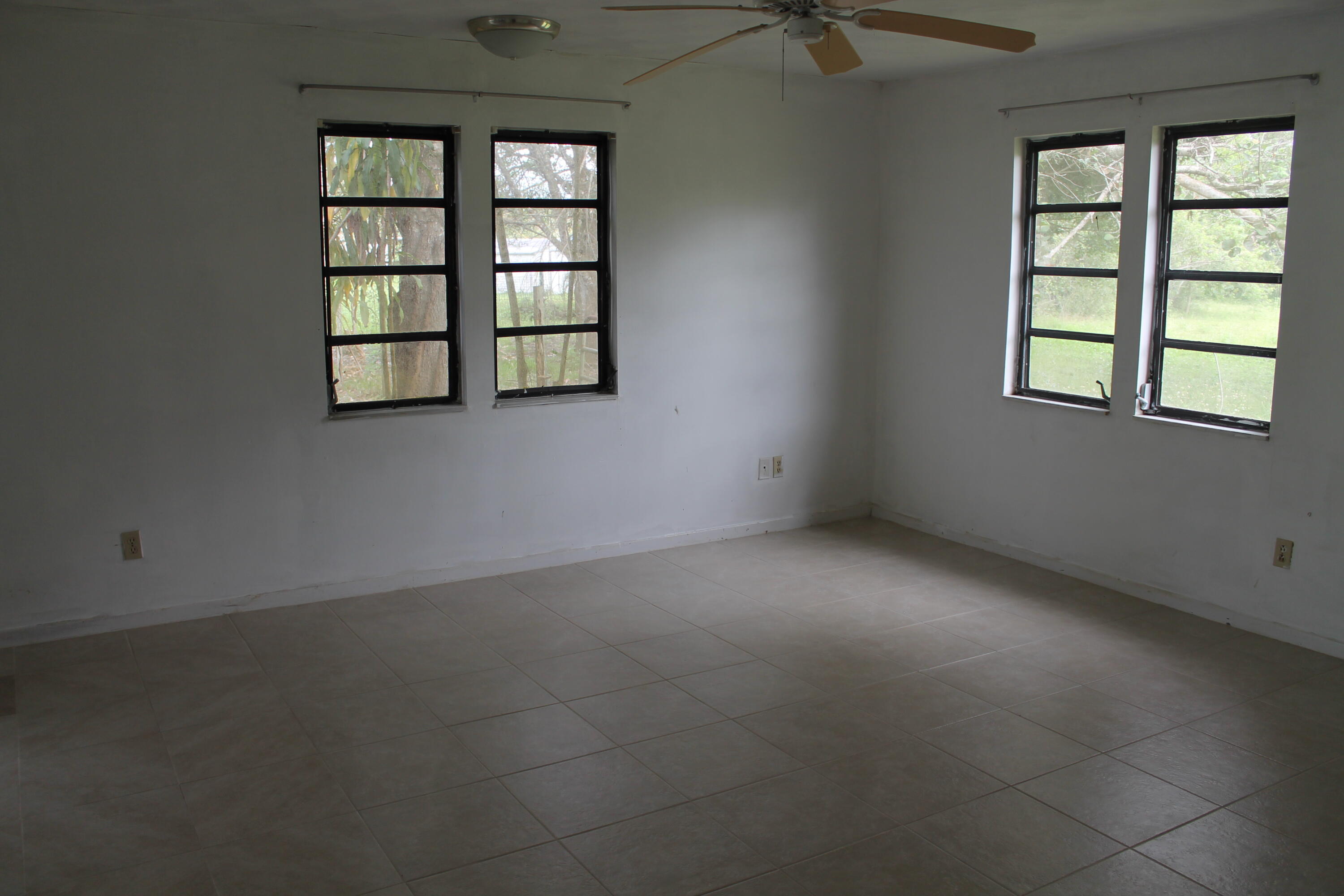 7003 Sw 39th Street Property Photo 8