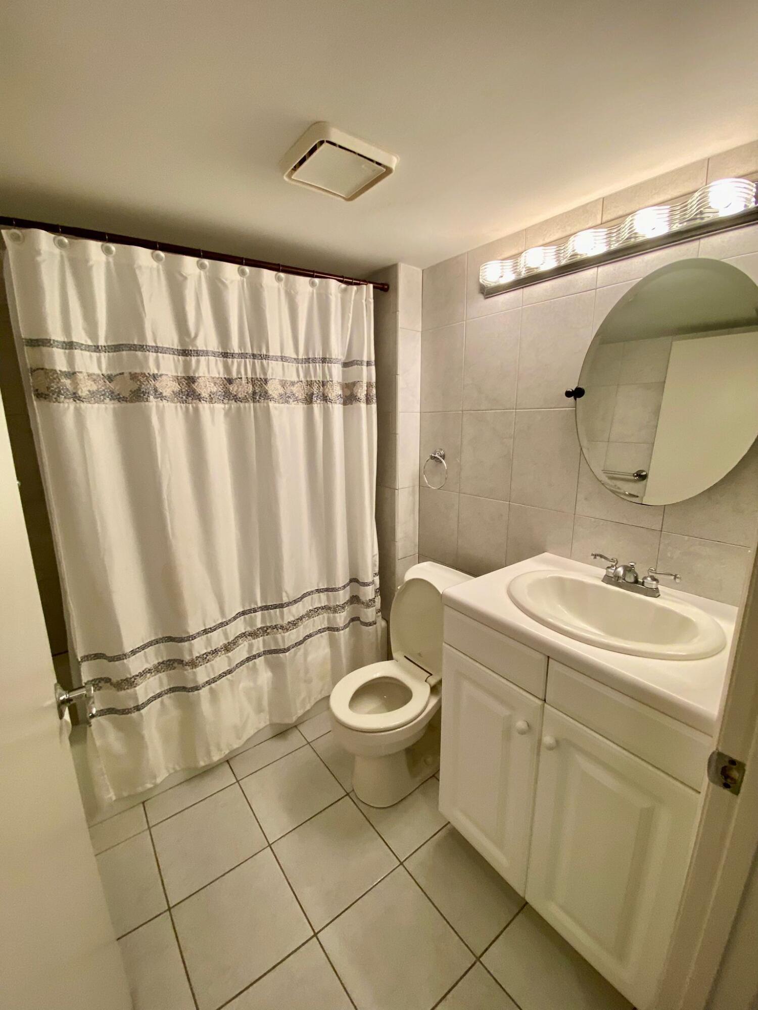 5900 Camino Del Sol 206 Property Photo 2