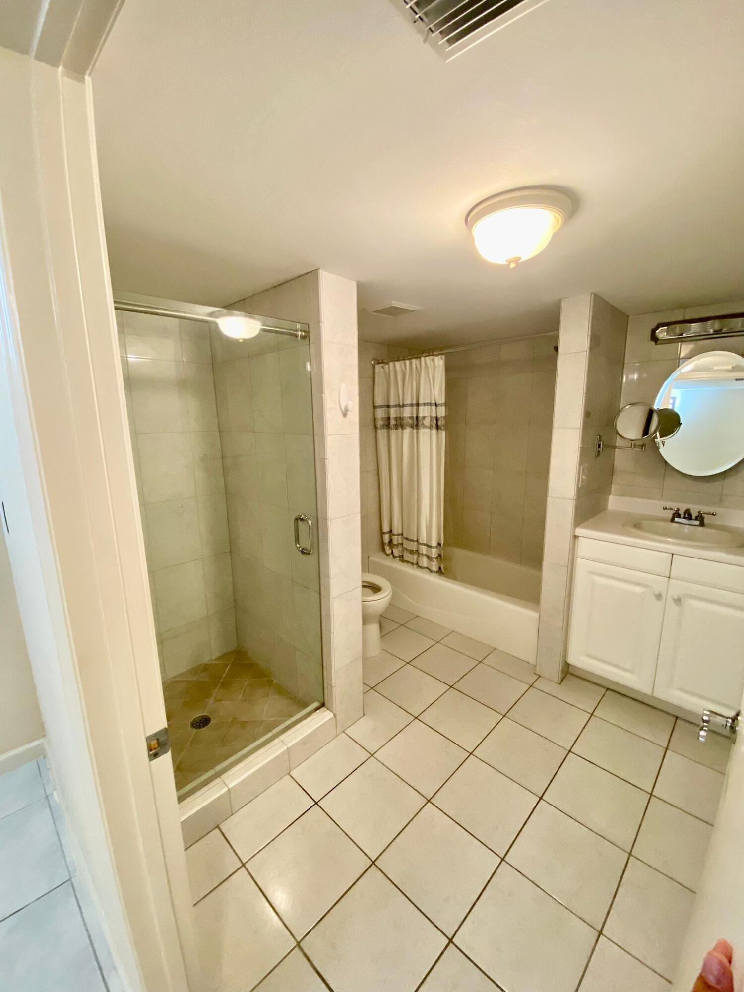 5900 Camino Del Sol 206 Property Photo 3