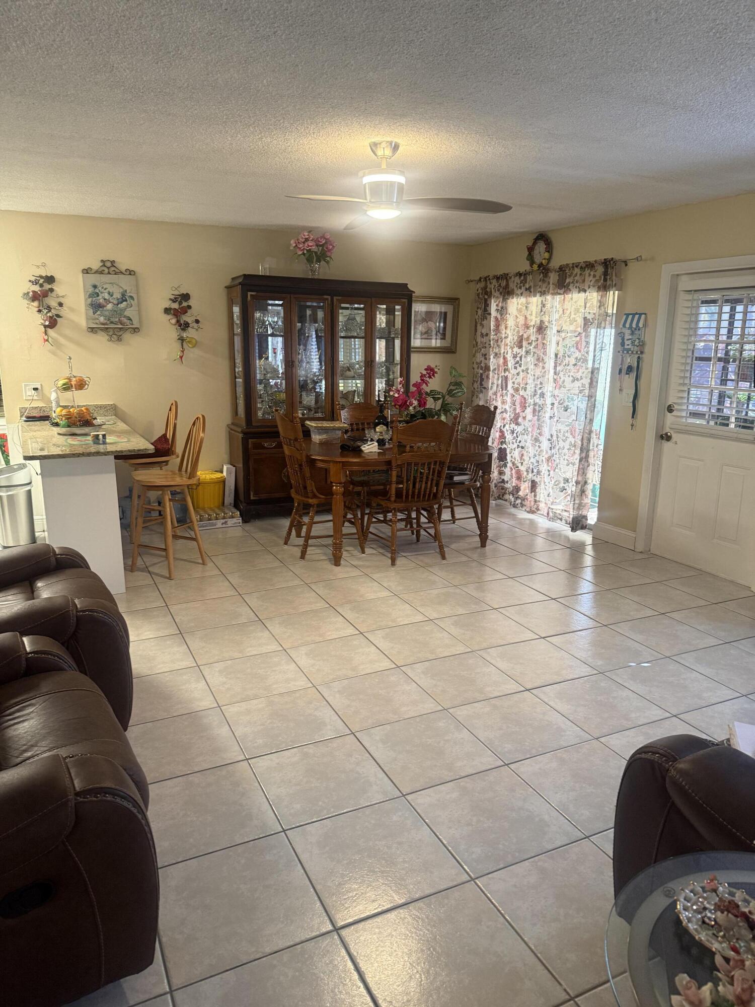 3526 La Palmas Court A-1 Property Photo 7