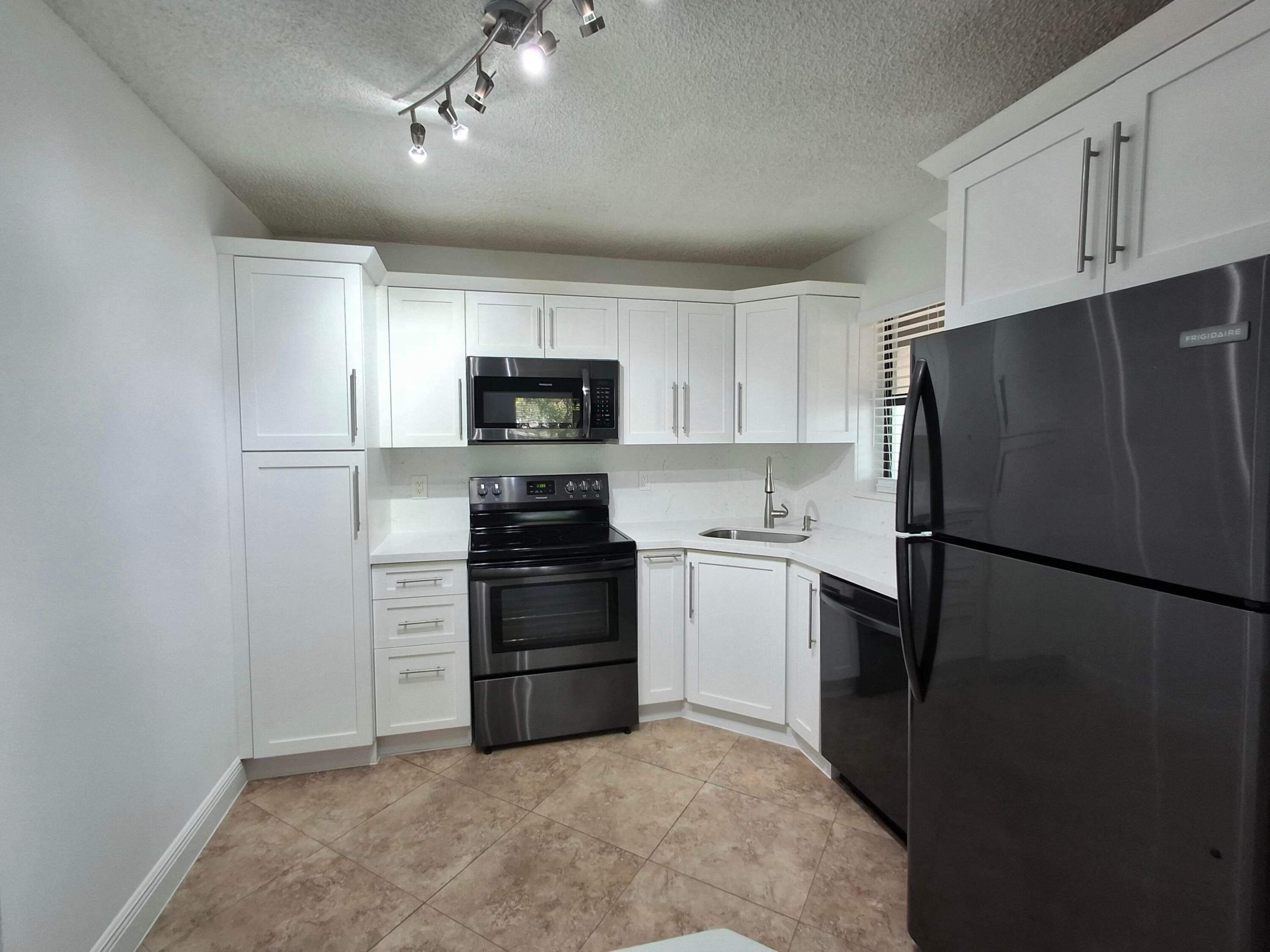 4017 Carambola Circle N 2994 Property Photo 4