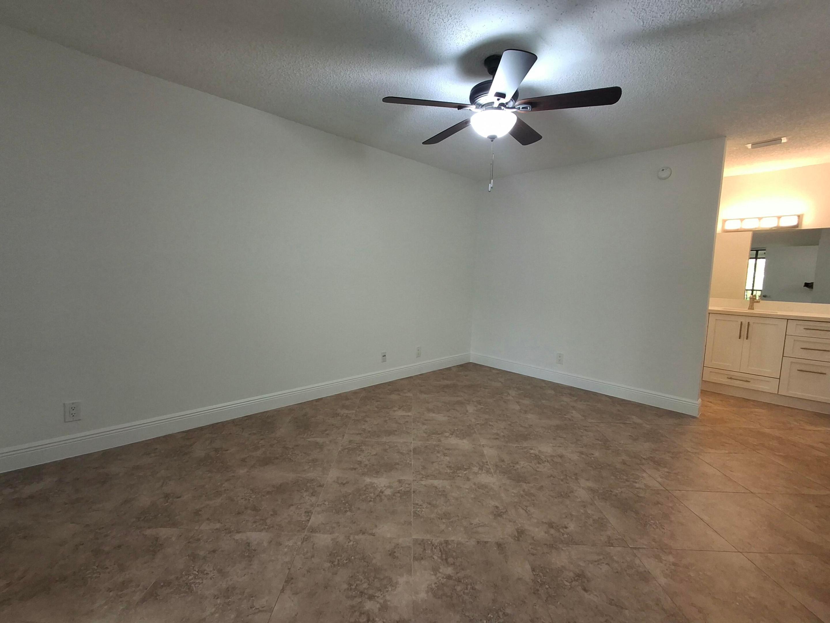 4017 Carambola Circle N 2994 Property Photo 10