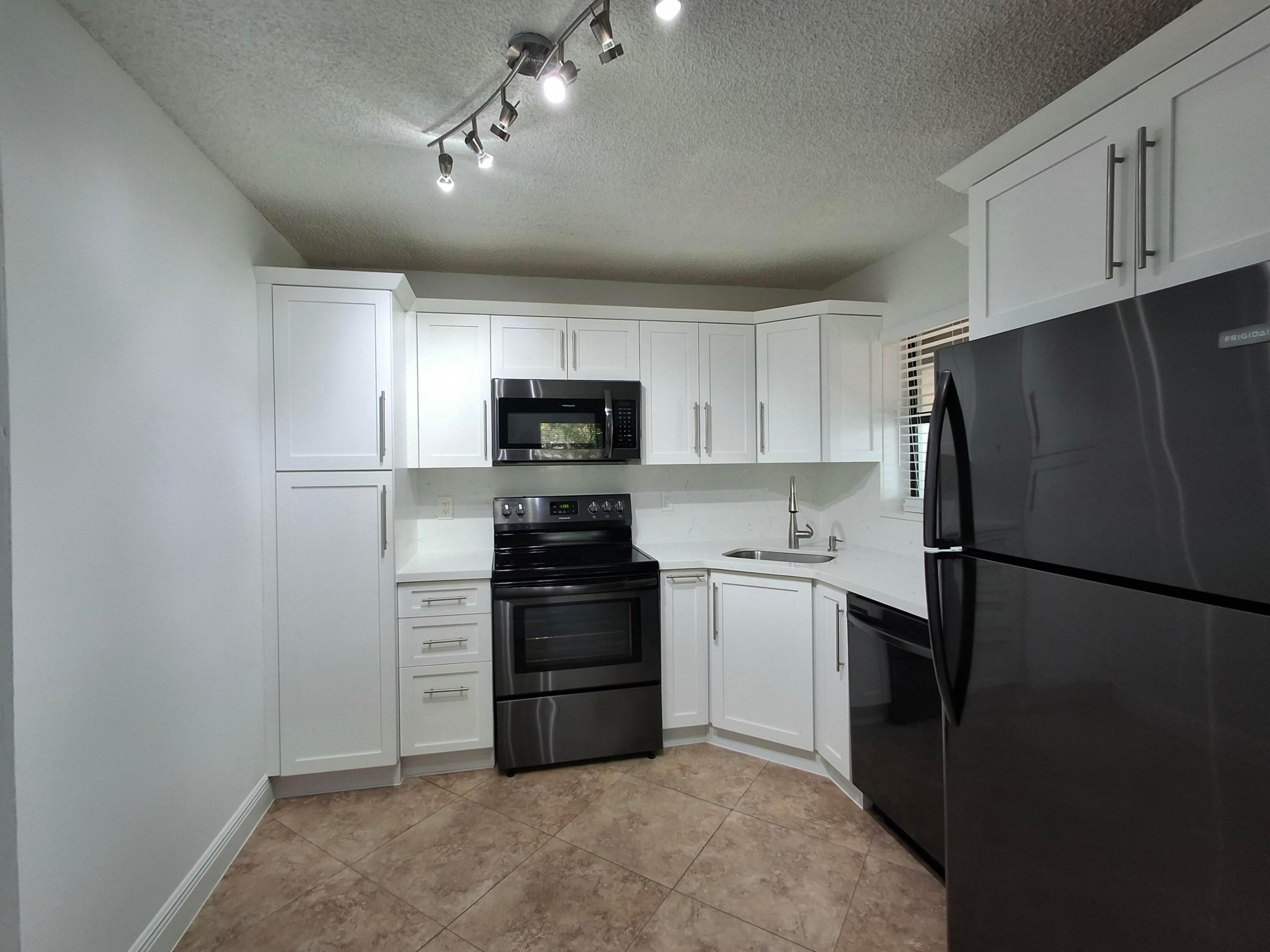 4017 Carambola Circle N 2994 Property Photo 17