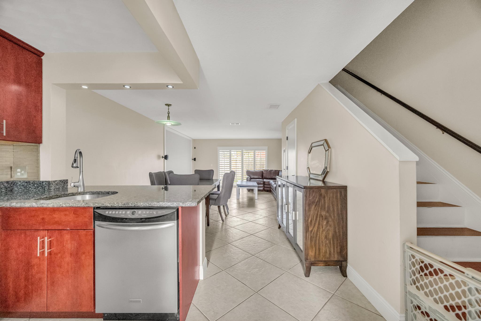 9409 S Ocean Drive 31 Property Photo 8
