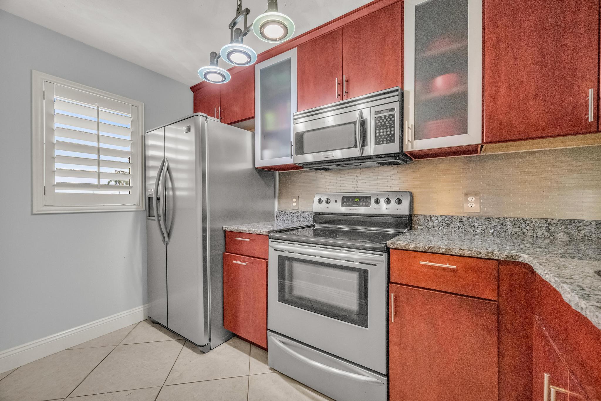 9409 S Ocean Drive 31 Property Photo 9