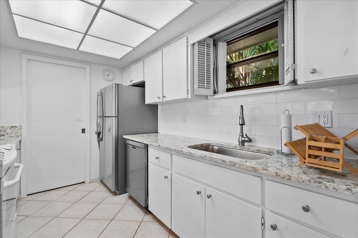 11863 Wimbledon Circle 446 Property Photo 4