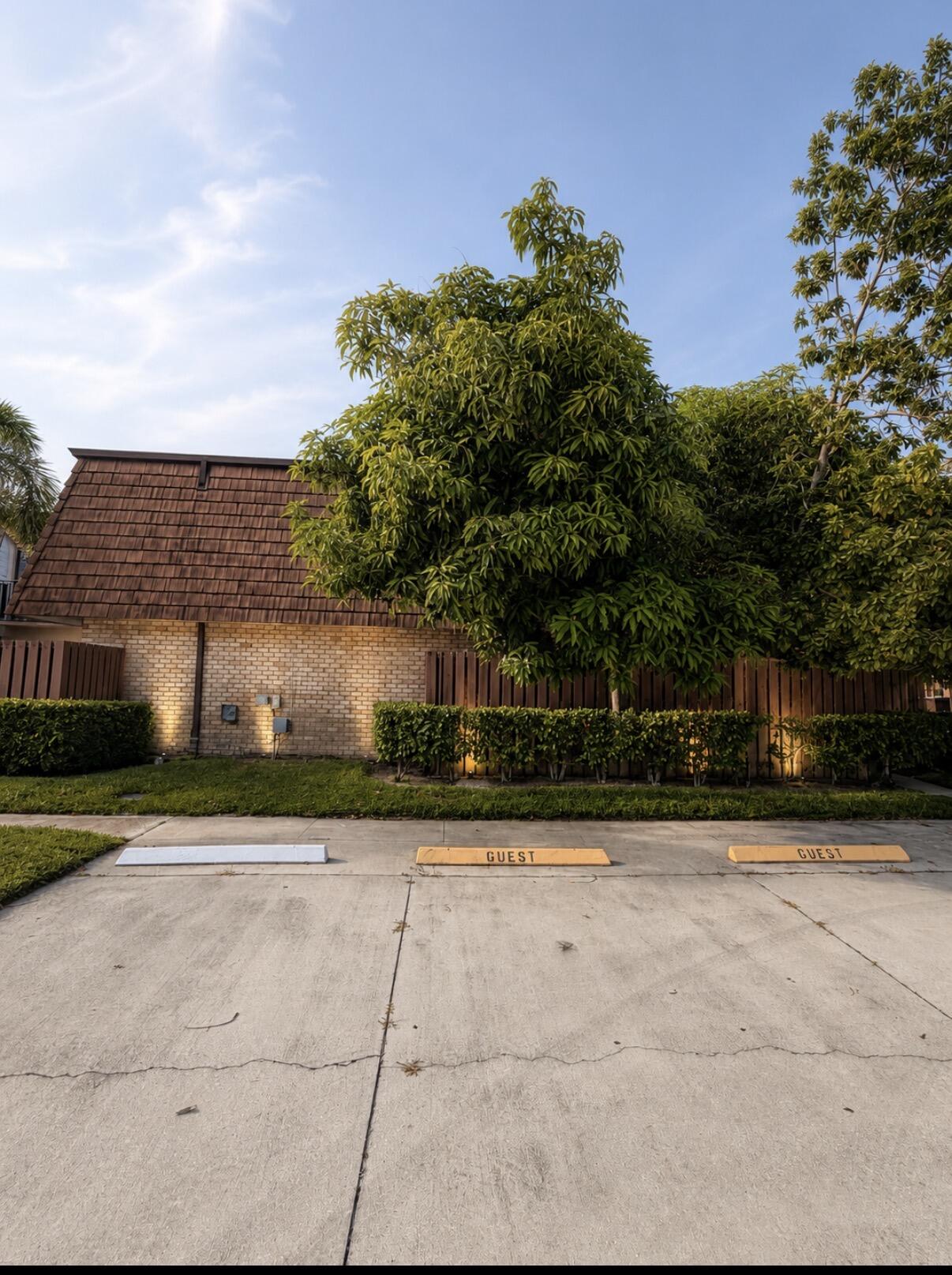 1421 14th Lane D Property Photo 1