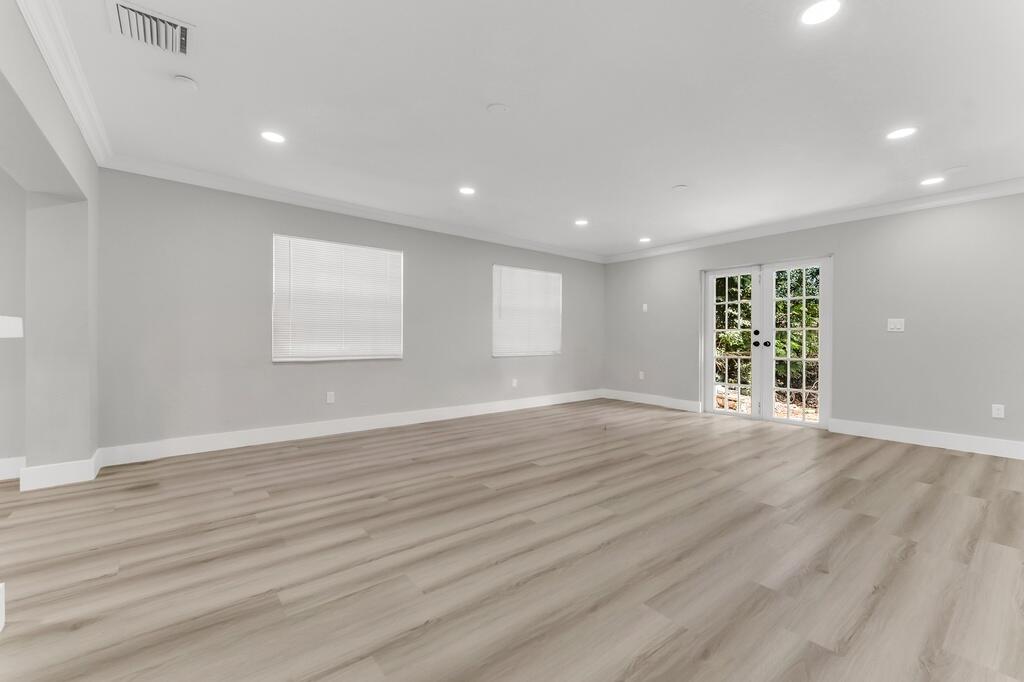 181 Ne 51st Street Property Photo 20