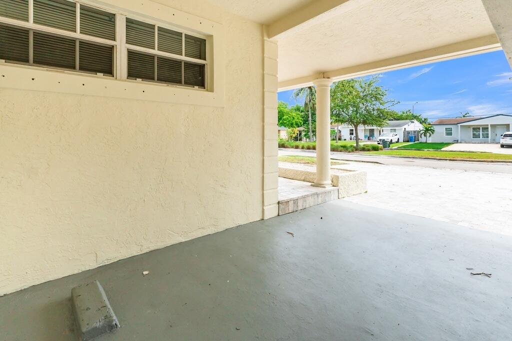 181 Ne 51st Street Property Photo 24