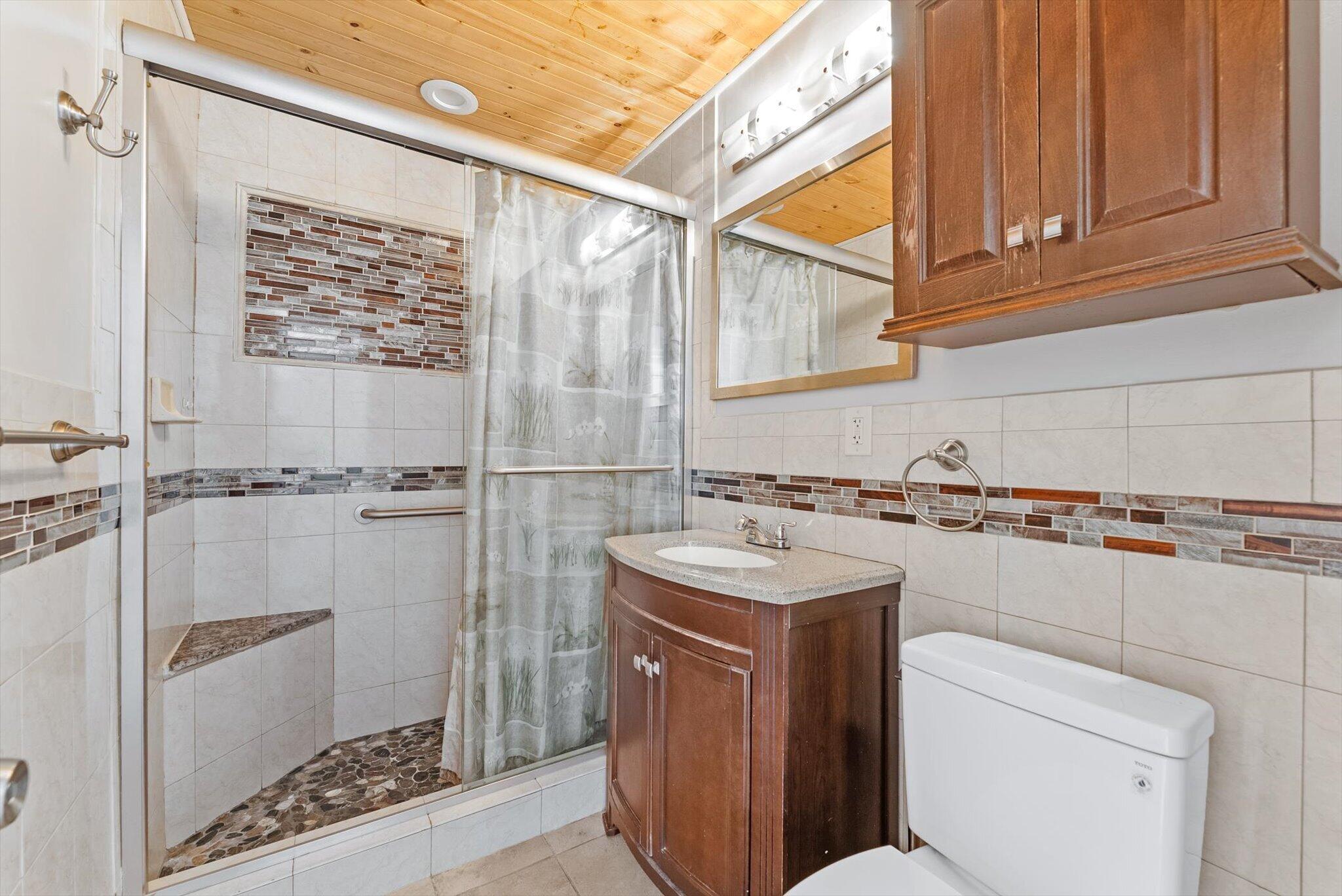 708 Hillcrest Boulevard Property Photo 17