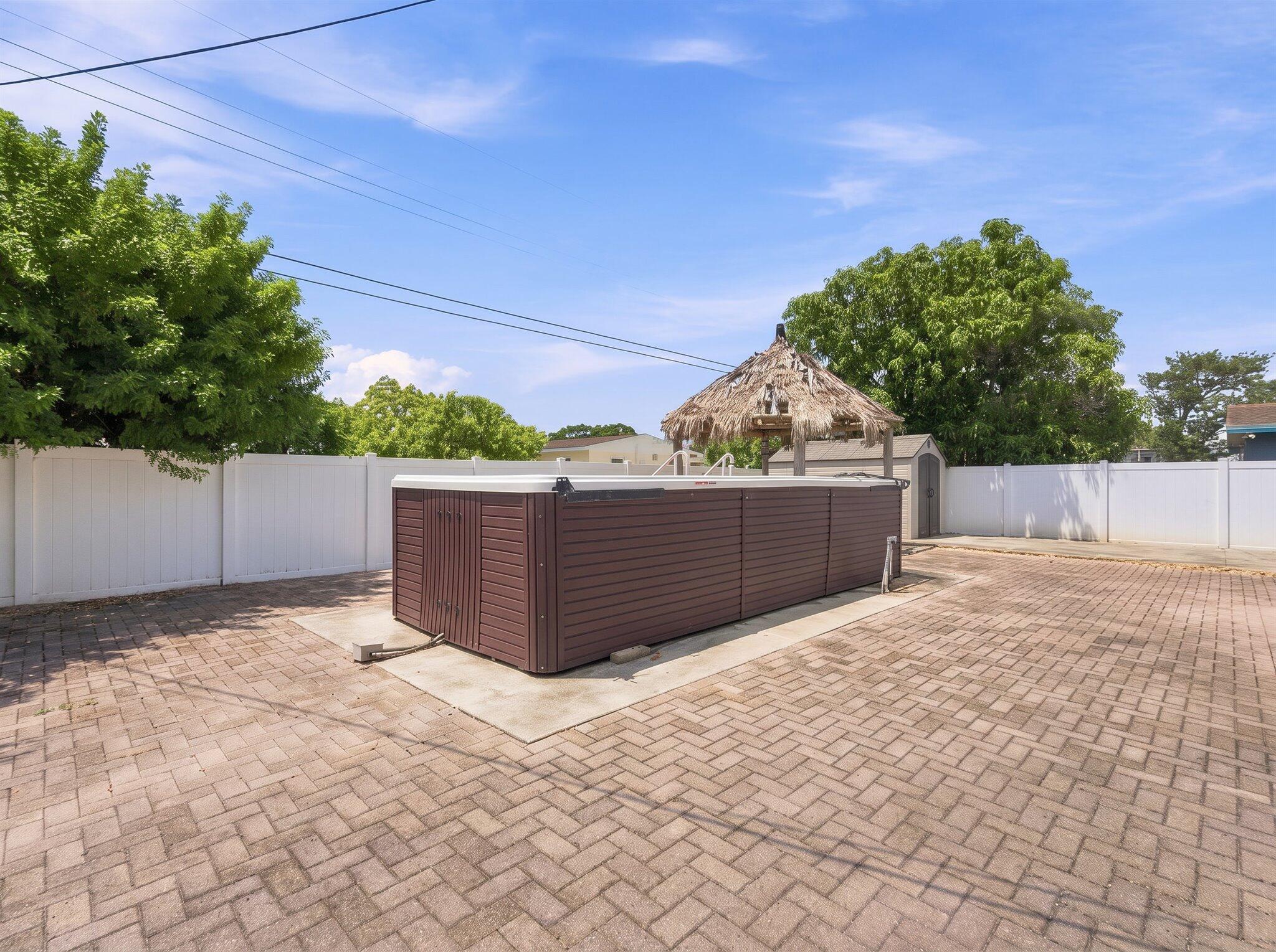 708 Hillcrest Boulevard Property Photo 29