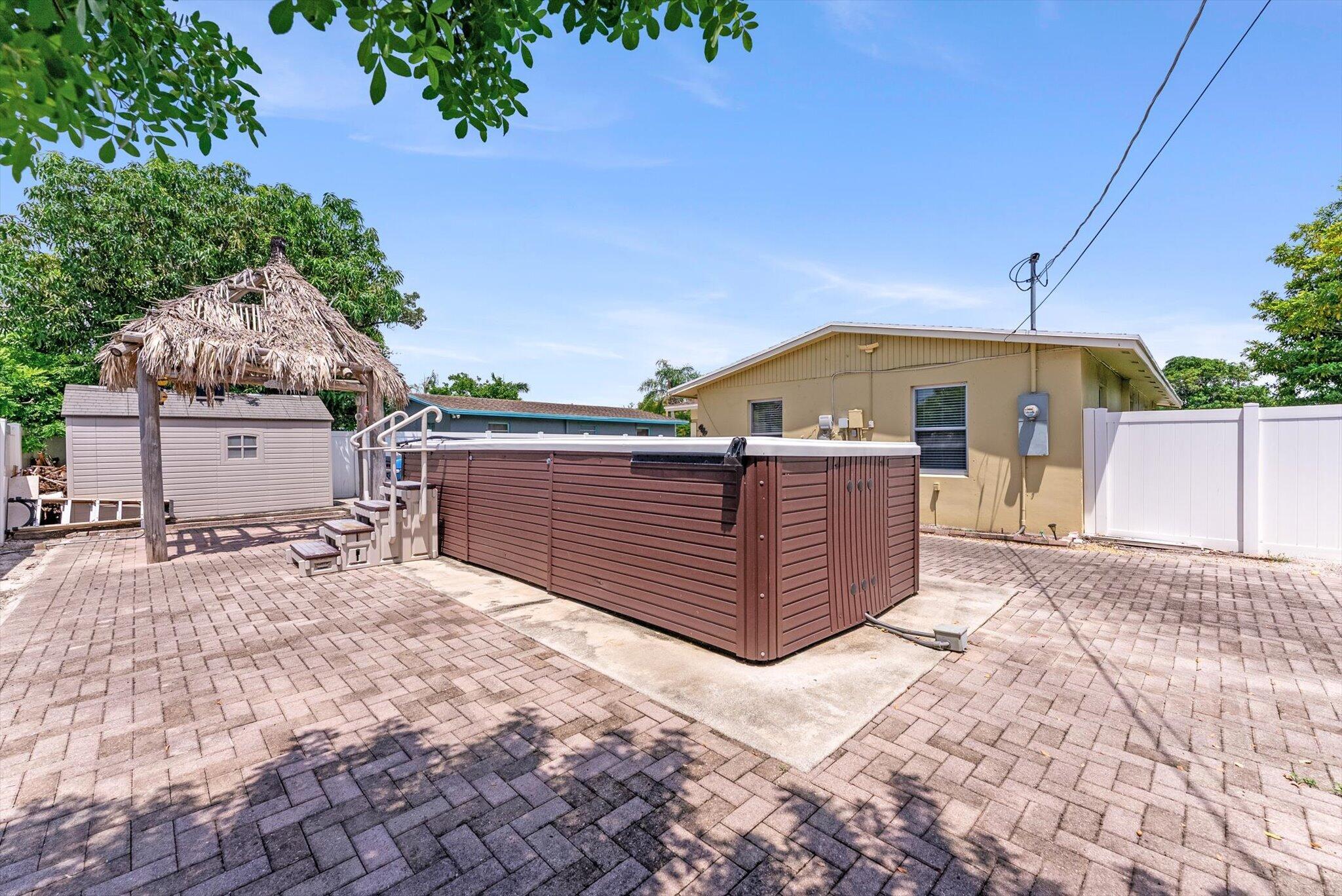 708 Hillcrest Boulevard Property Photo 30