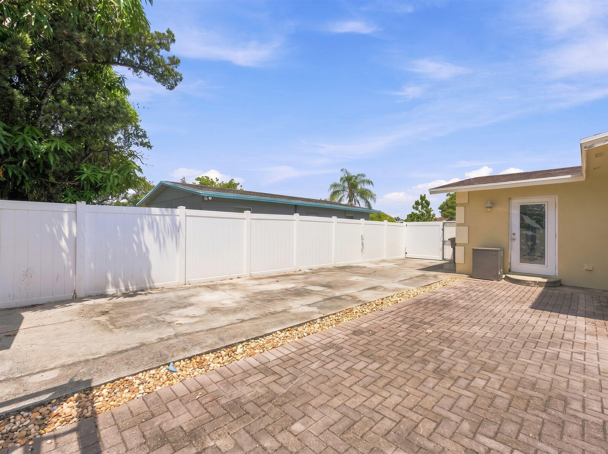 708 Hillcrest Boulevard Property Photo 31