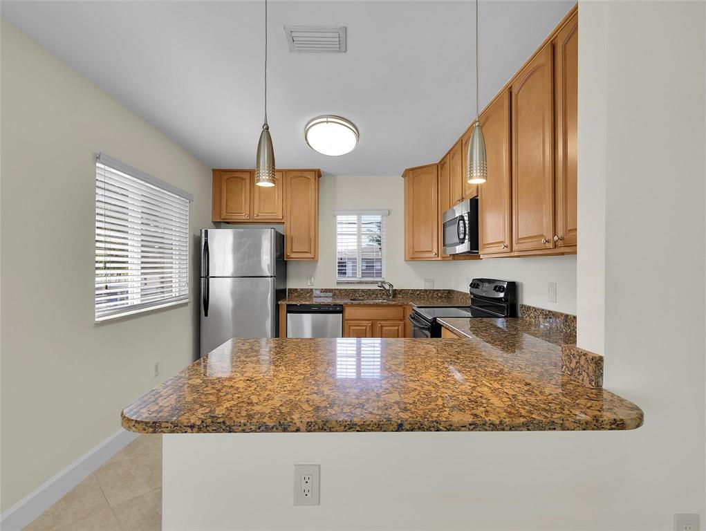 410 Sw 15th Street 207 Property Photo 4