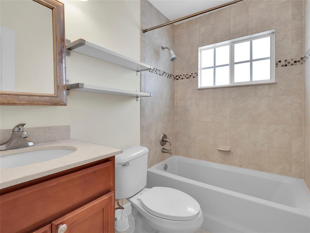 410 Sw 15th Street 207 Property Photo 9