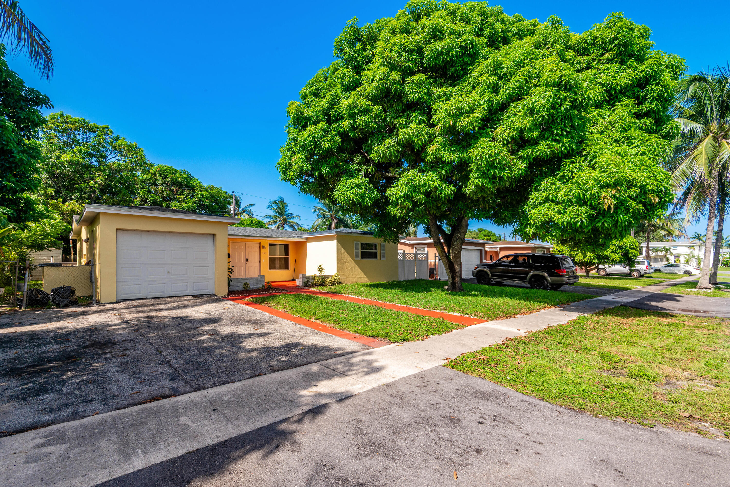 3611 Nw 40th Court Property Photo 1