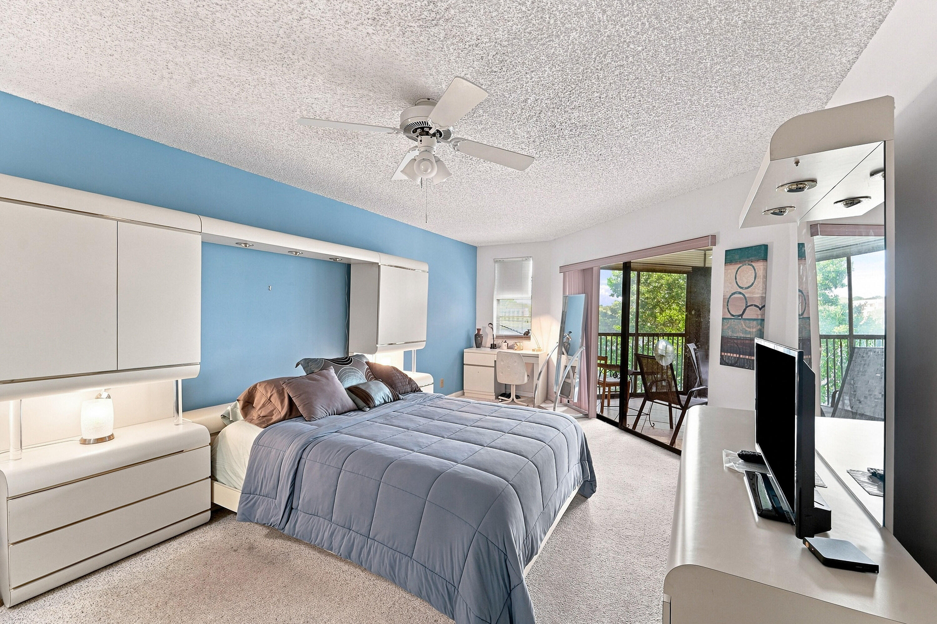 7254 Fairfax Drive 304 Property Photo 10