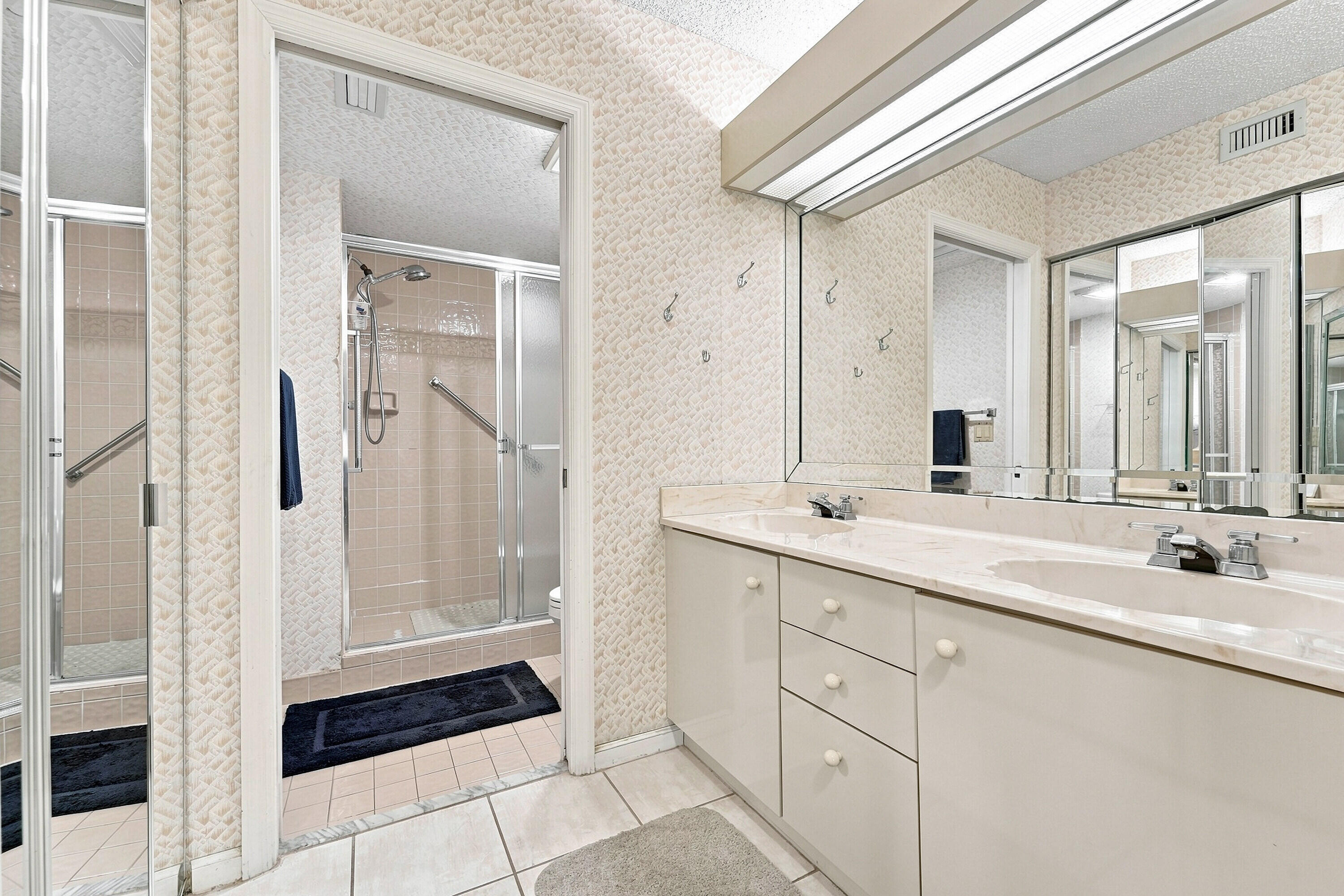 7254 Fairfax Drive 304 Property Photo 13