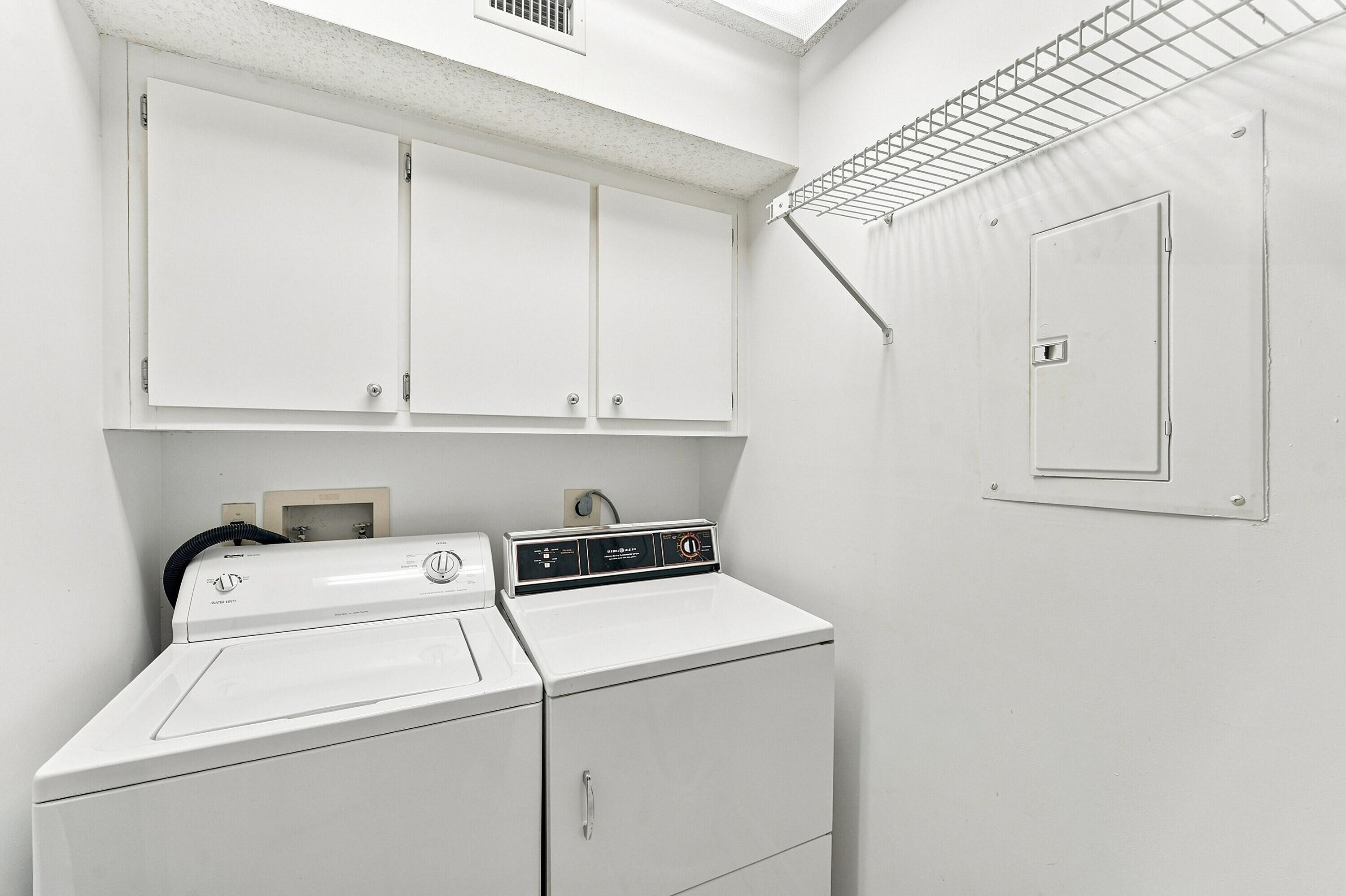 7254 Fairfax Drive 304 Property Photo 20