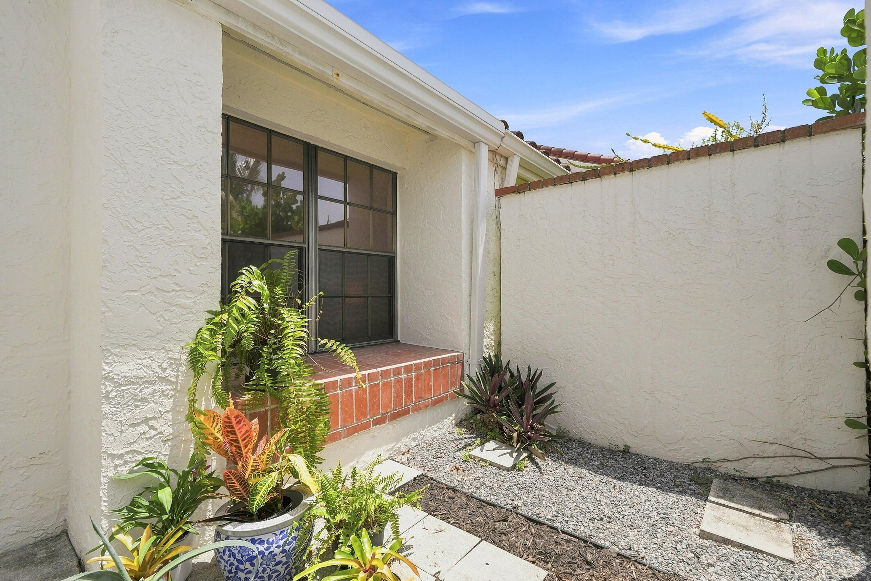 11190 Stonybrook Lane Property Photo 5