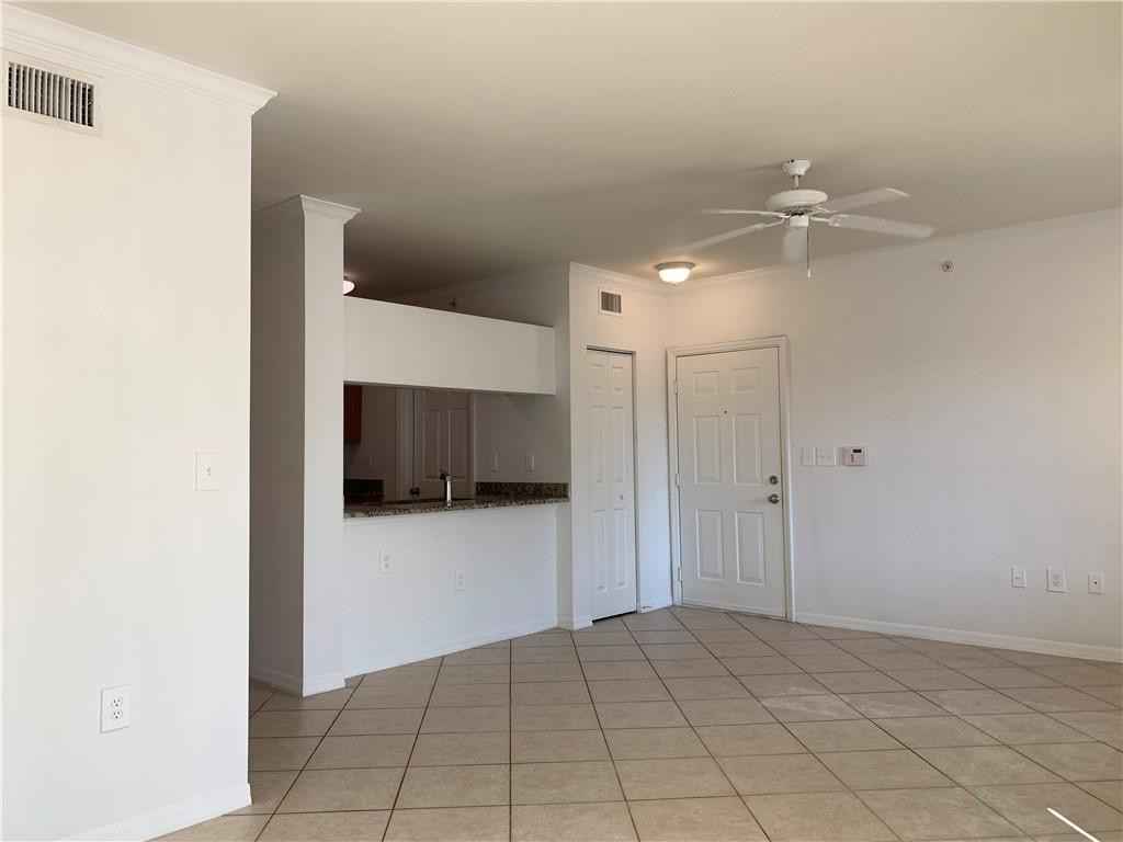 6533 Emerald Dunes Drive 203 Property Photo 8