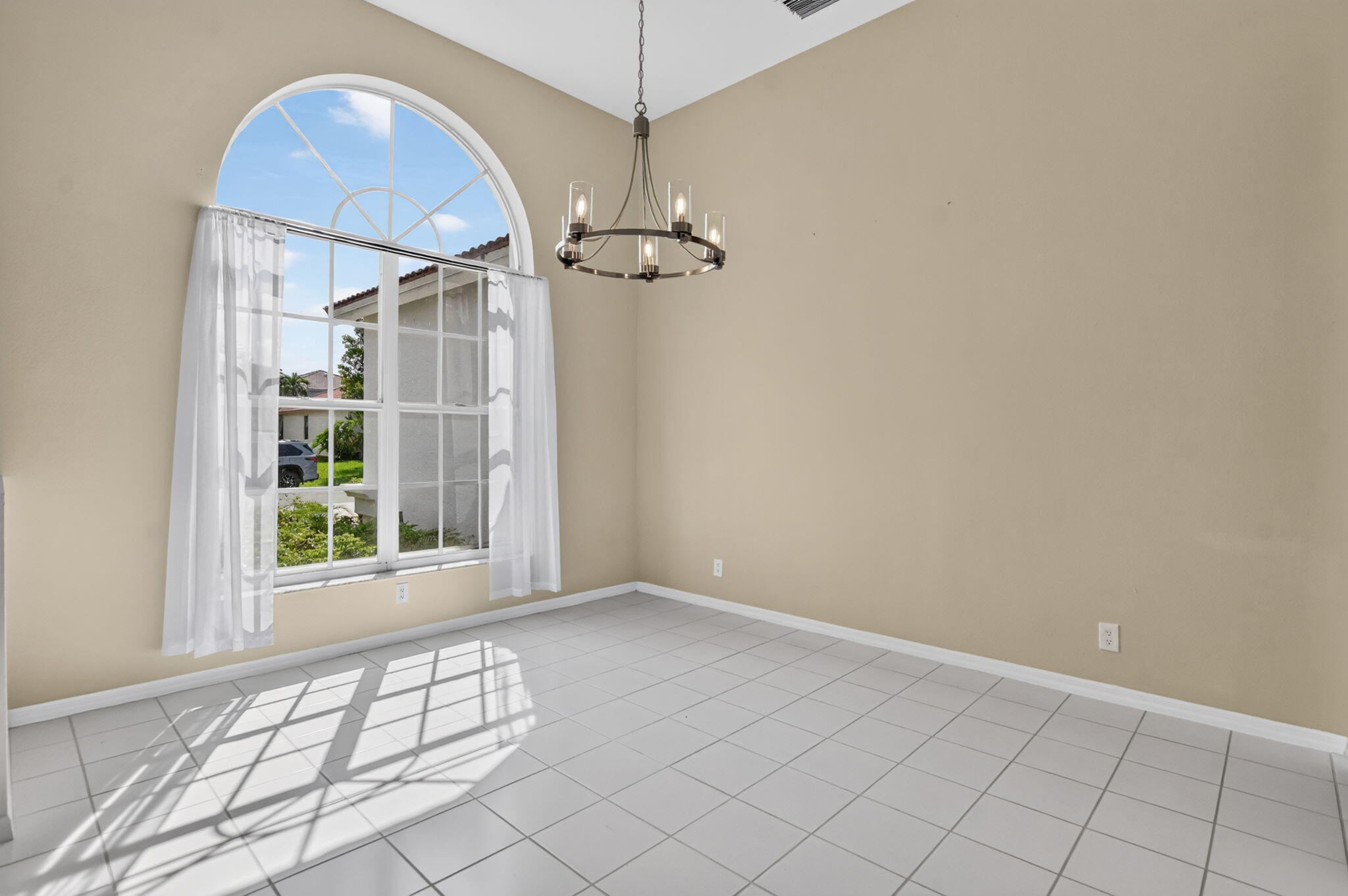 10031 Lexington Estates Boulevard Property Photo 4