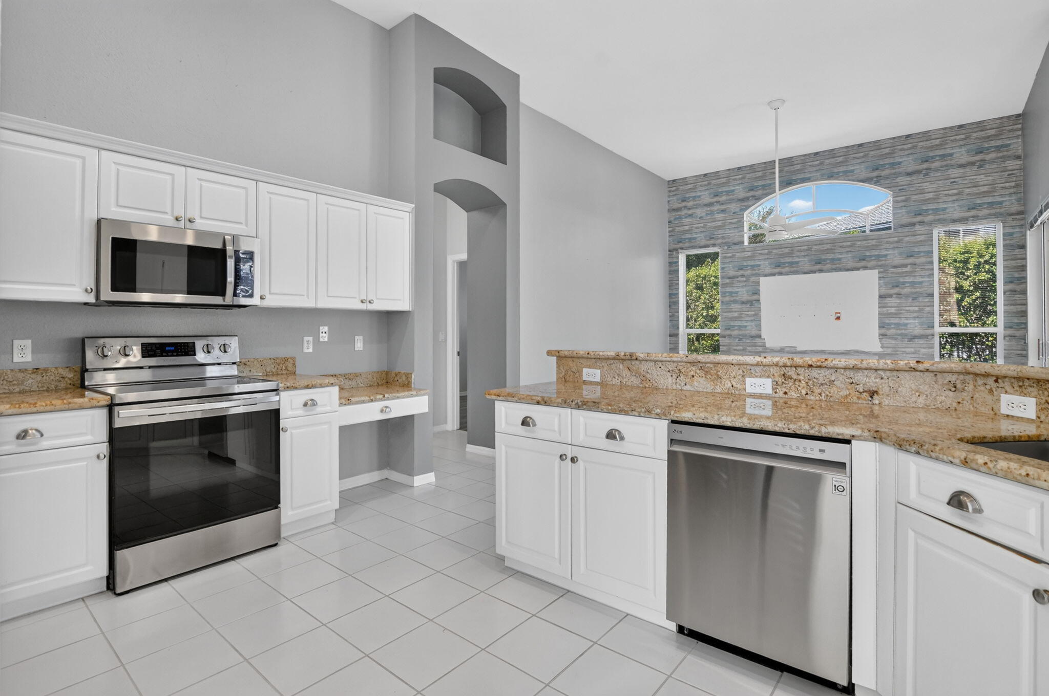 10031 Lexington Estates Boulevard Property Photo 9