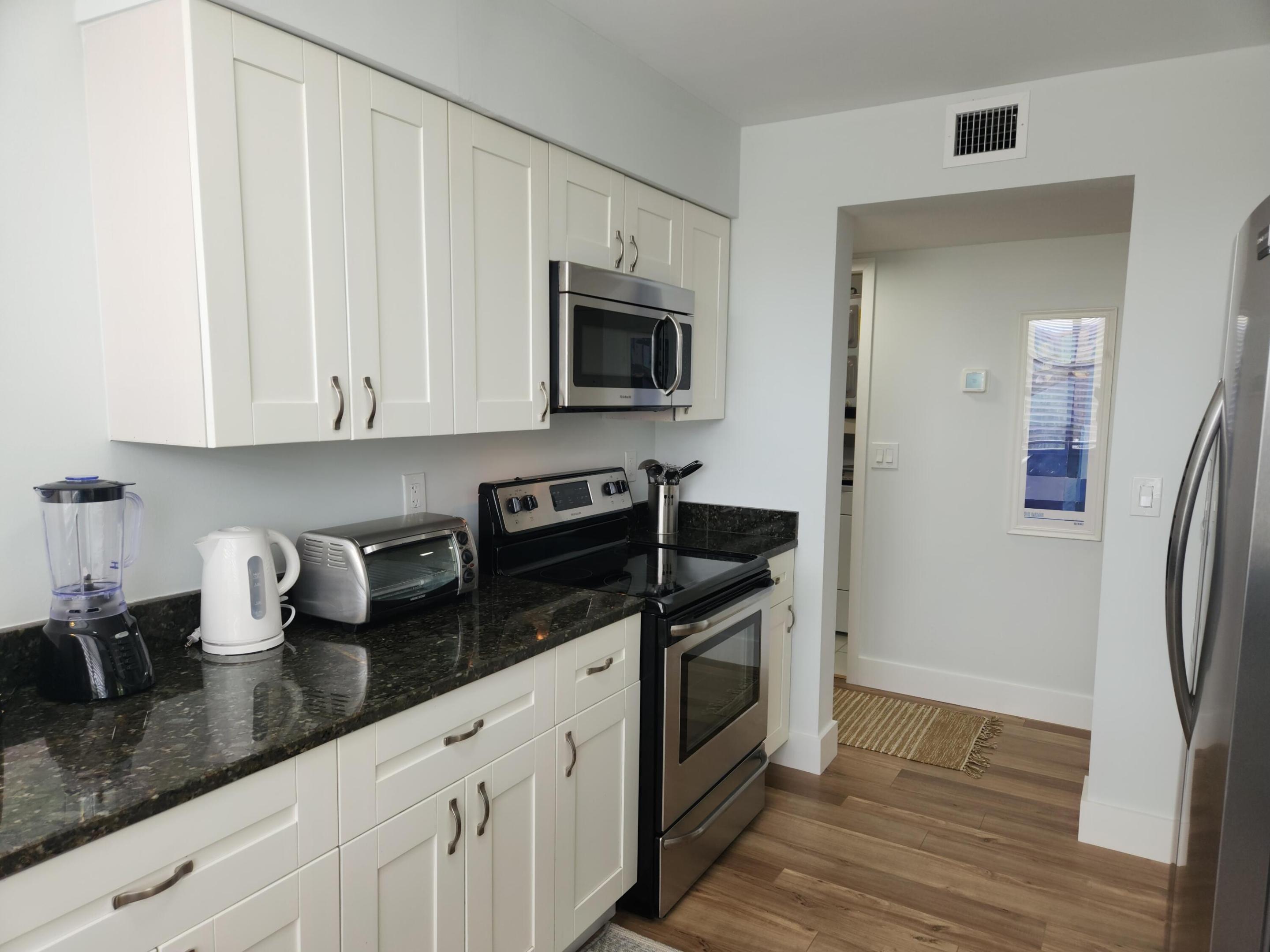 825 Egret Circle 311 Property Photo 4