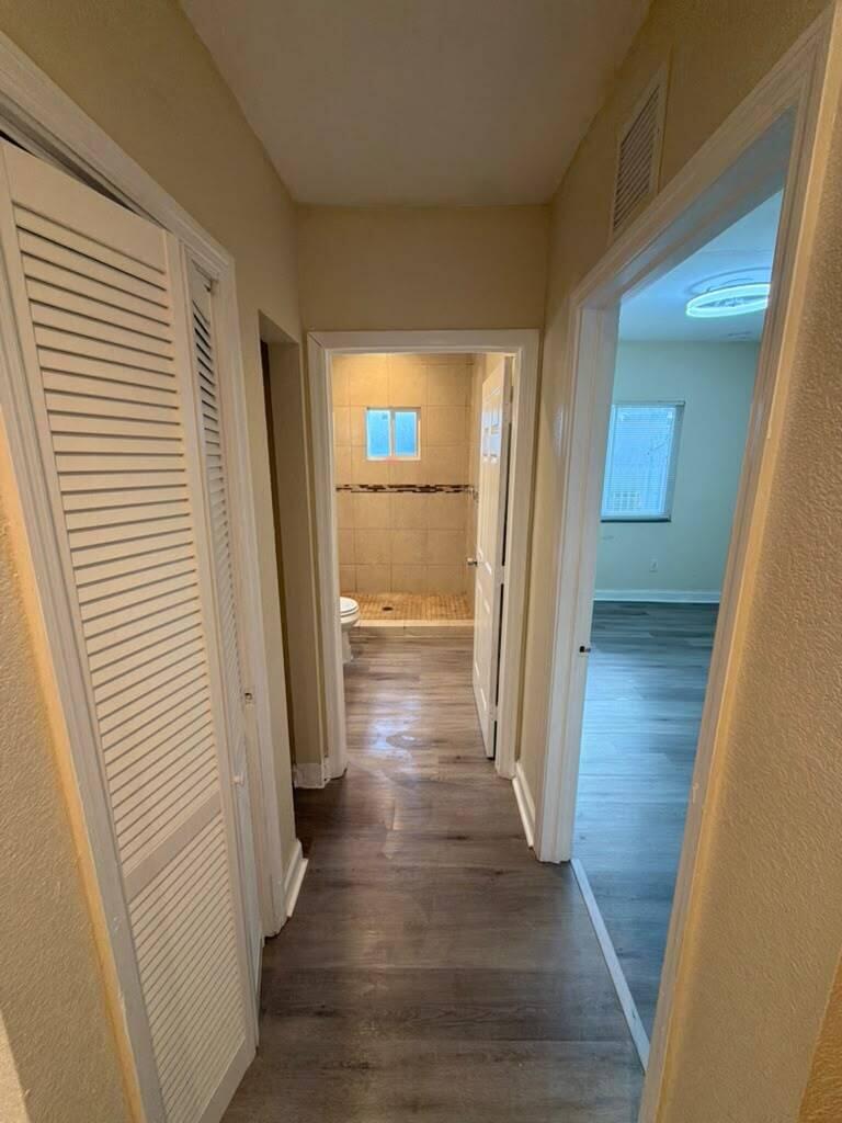 526 Nw 15th Way Property Photo 8