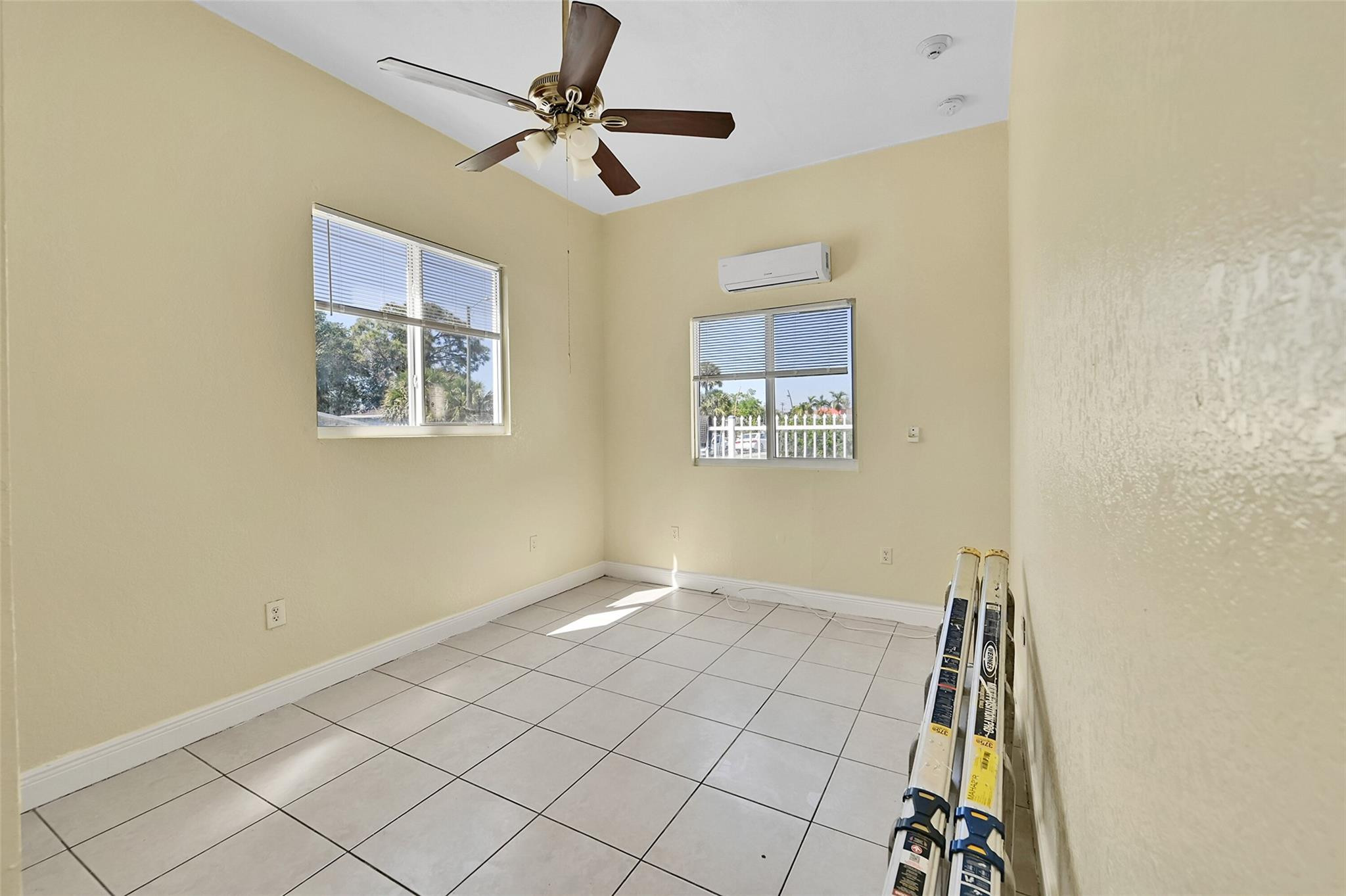 526 Nw 15th Way Property Photo 18