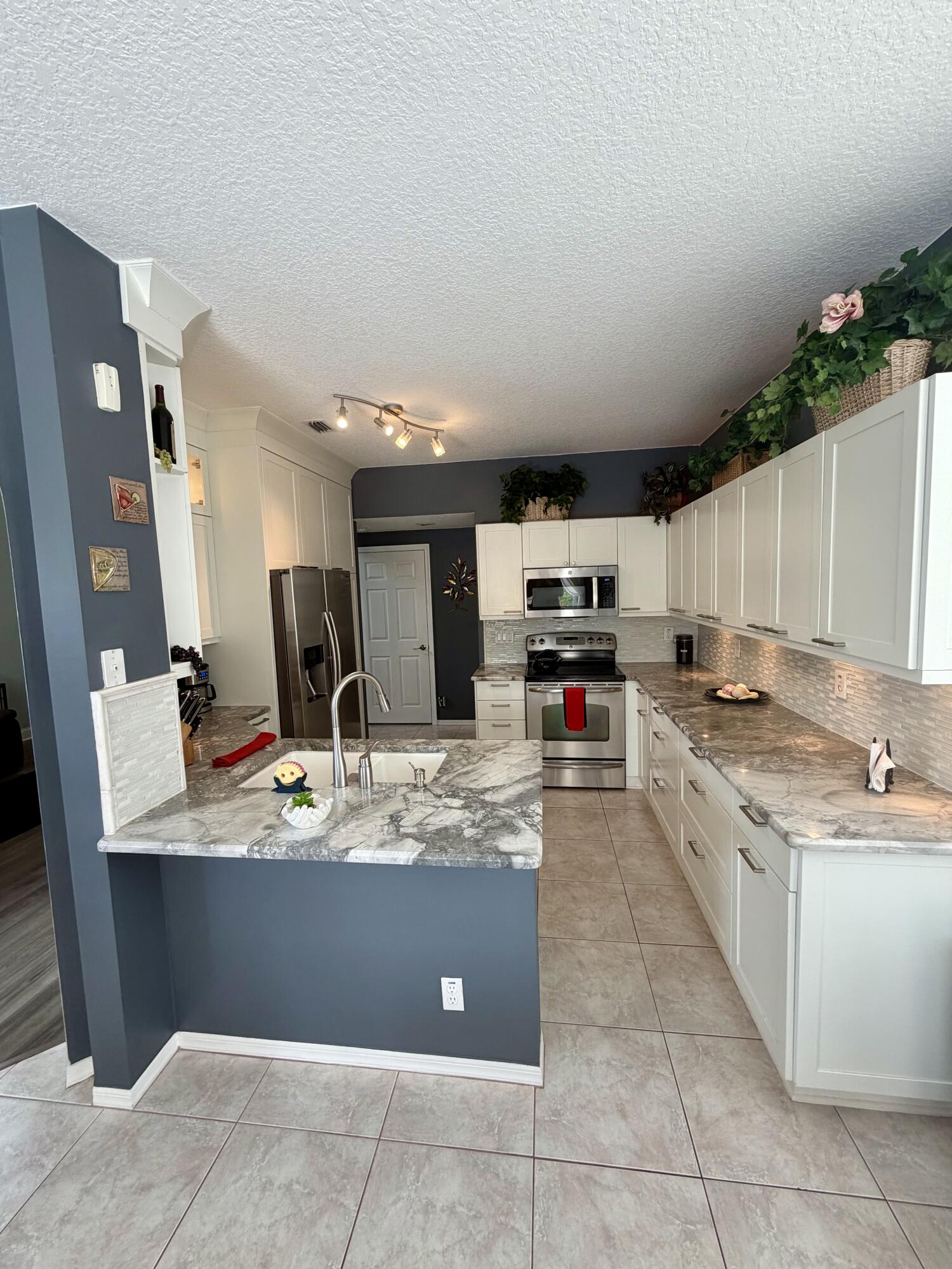 7144 Craw Key Way Property Photo 23
