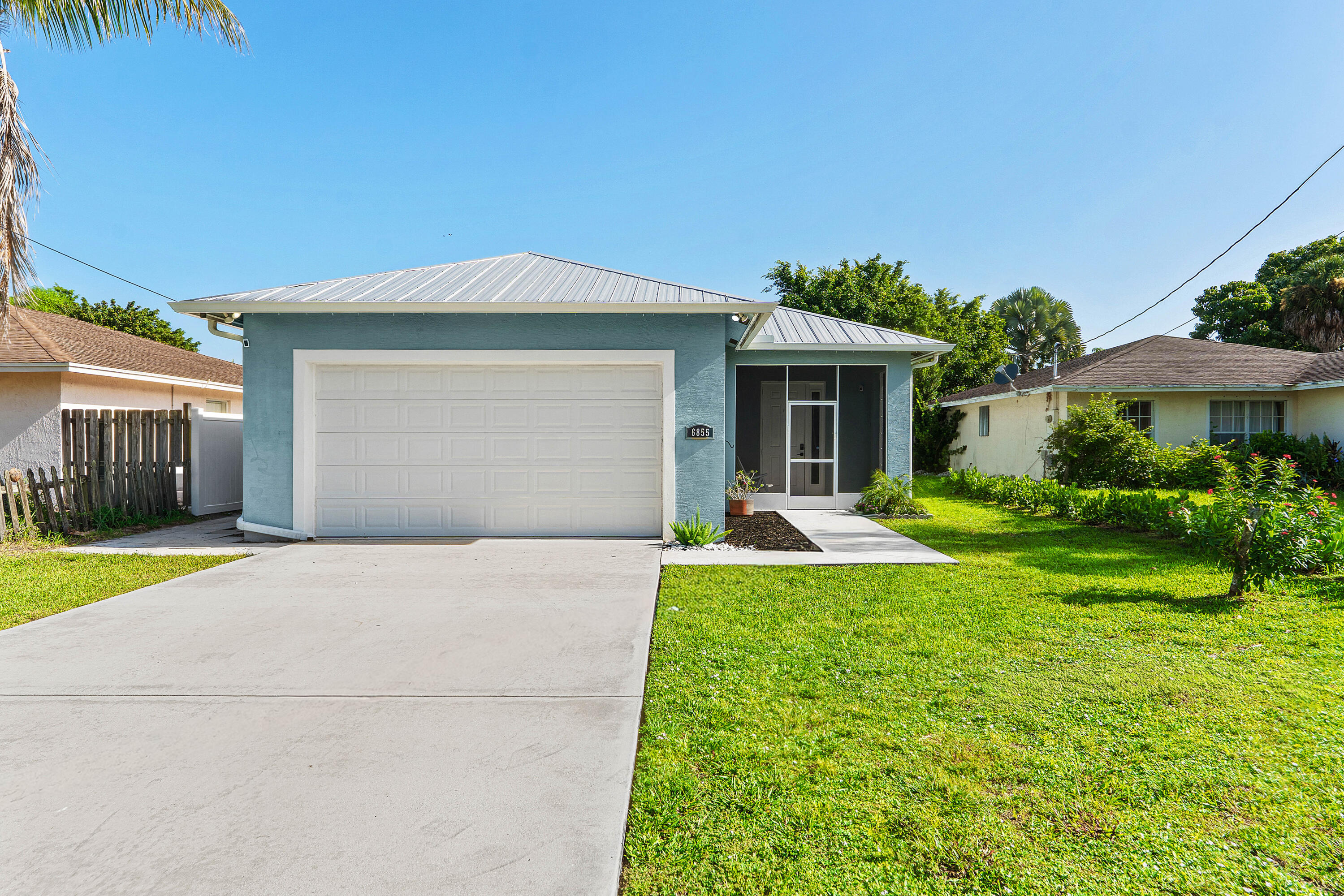 6855 4th Street Property Photo 1